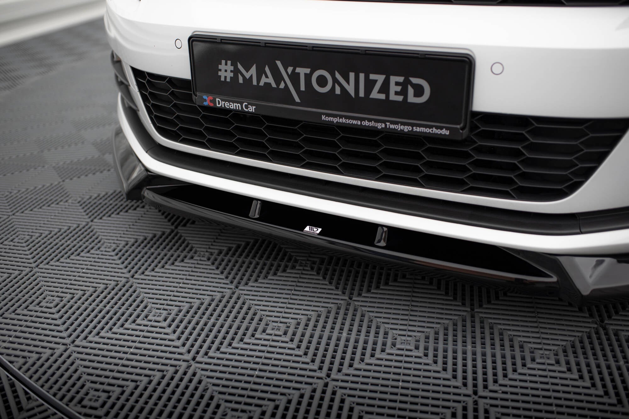 Prelungire splitter bara fata Volkswagen Scirocco Mk3 Facelift 2014-2017 v16 - Maxton Design