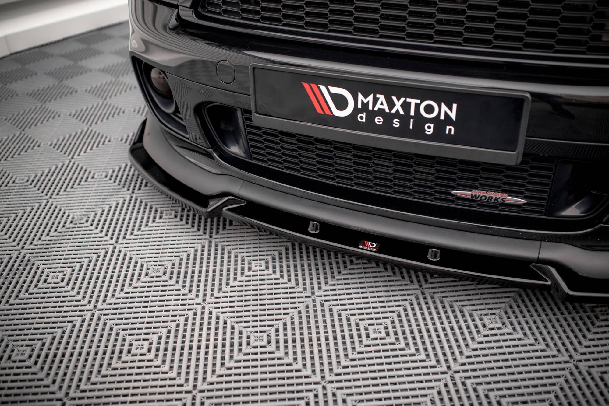 Prelungire splitter bara fata Mini Cooper John Cooper Works R56 2006-2010 v6 - Maxton Design