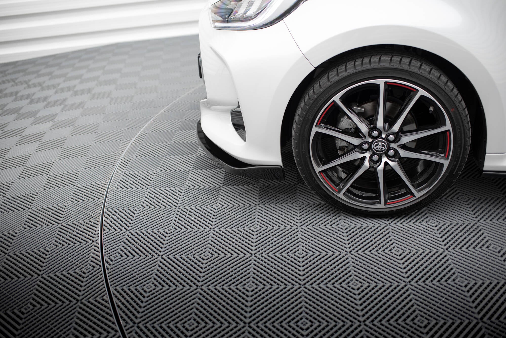 Prelungire splitter bara fata Toyota Yaris Mk4 2019- v3 - Maxton Design