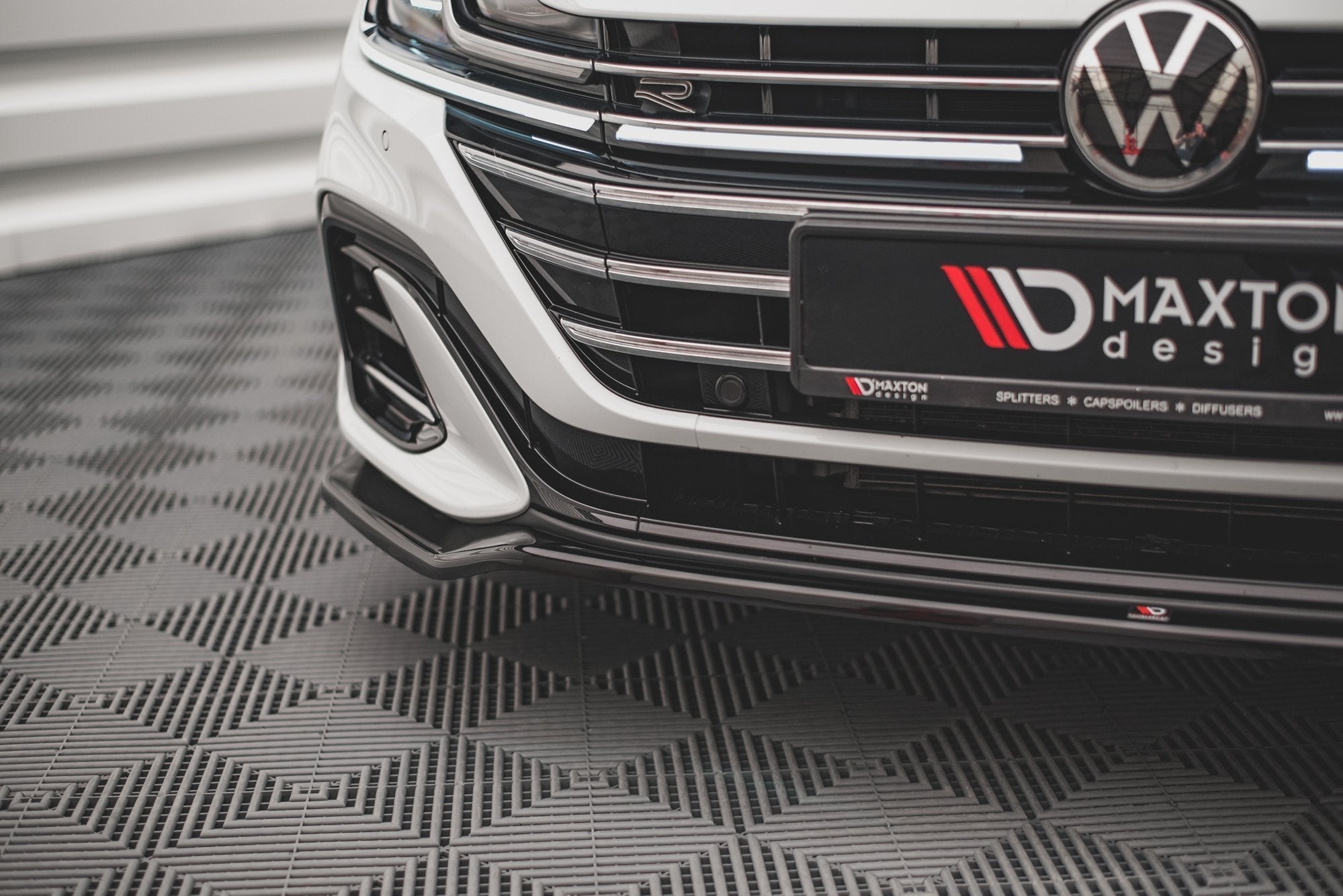 Prelungire splitter bara fata Volkswagen Arteon R-Line Facelift 2020- v9 - Maxton Design
