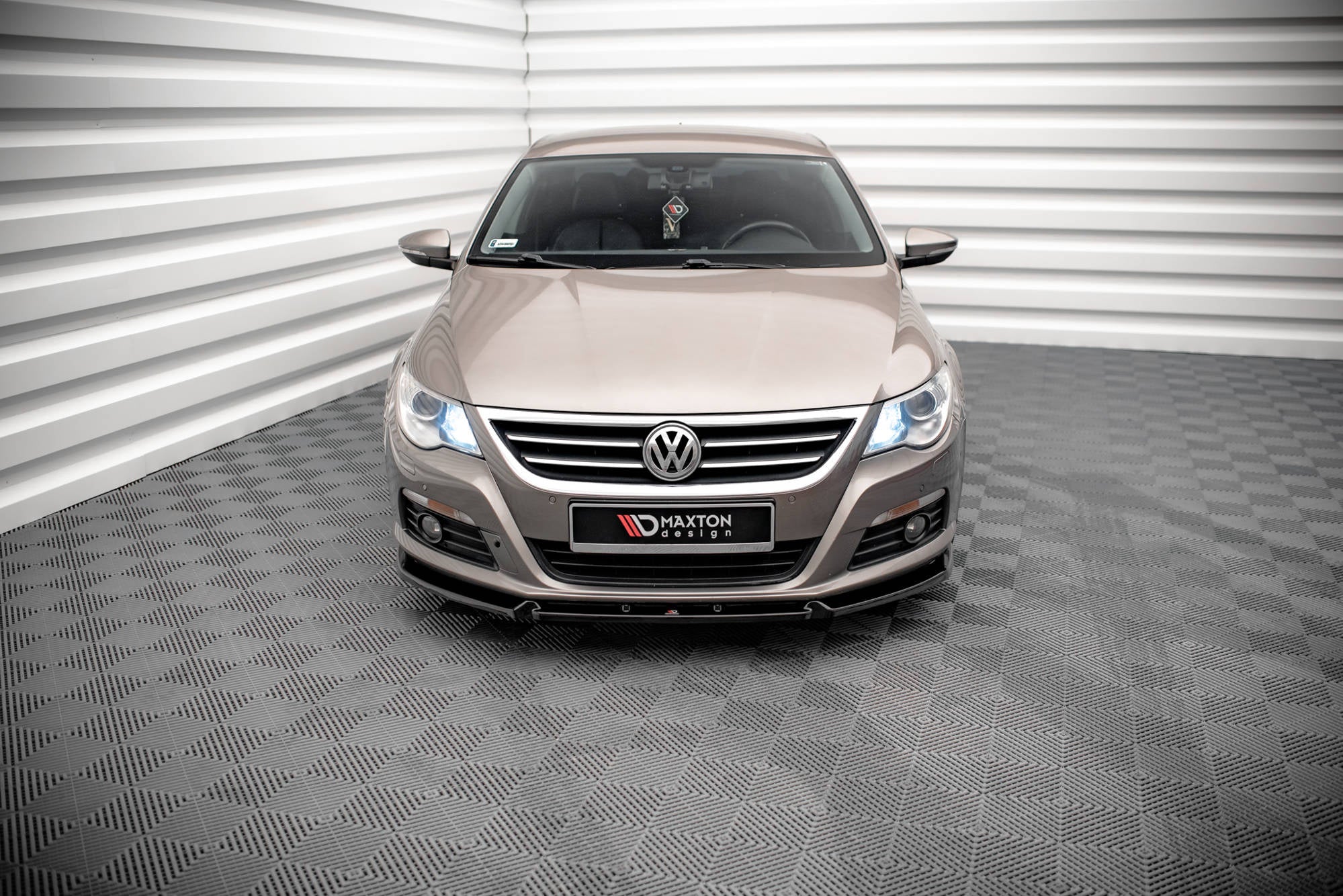 Prelungire splitter bara fata Volkswagen Passat CC 2008-2012 v5 - Maxton Design