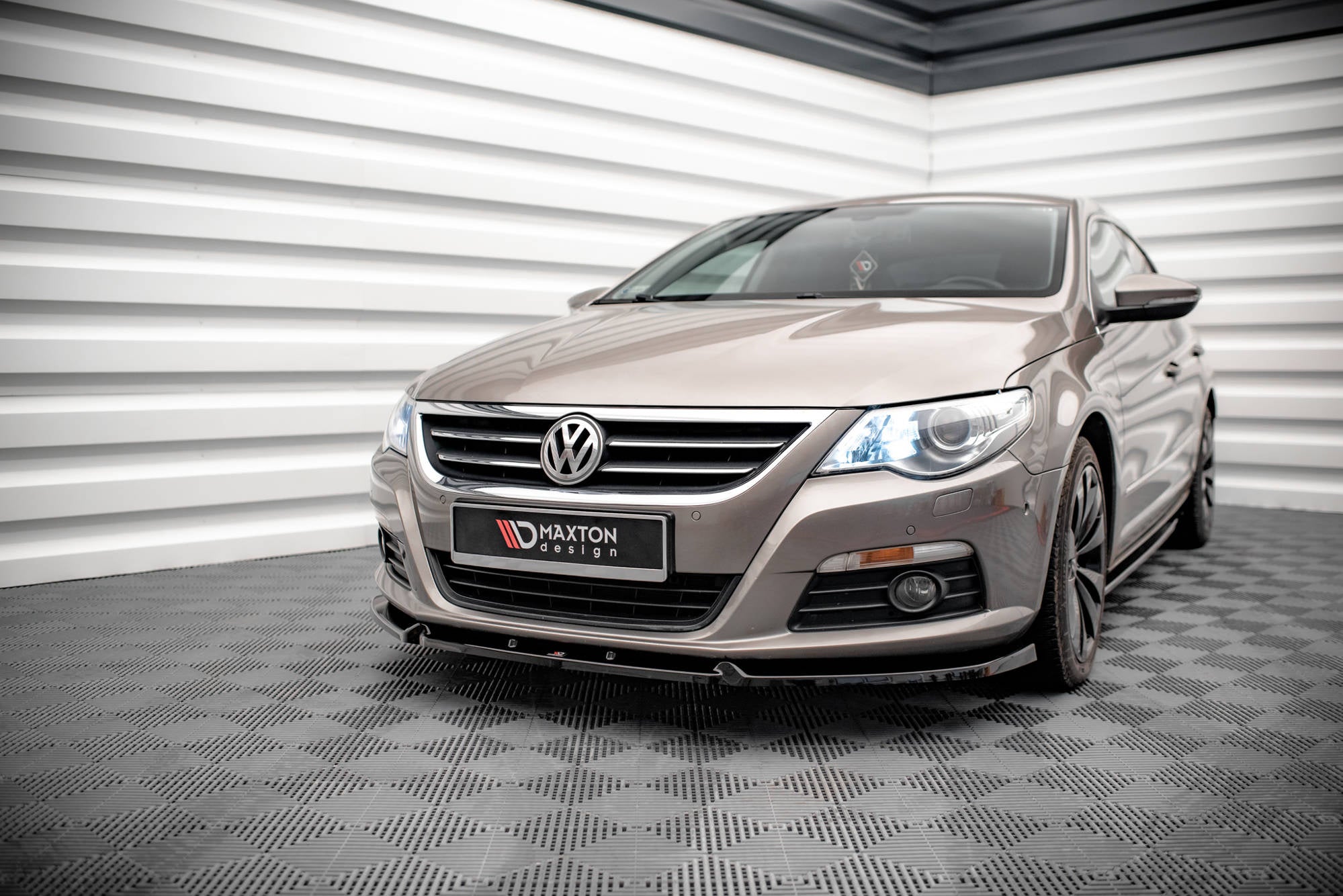 Prelungire splitter bara fata Volkswagen Passat CC 2008-2012 v5 - Maxton Design
