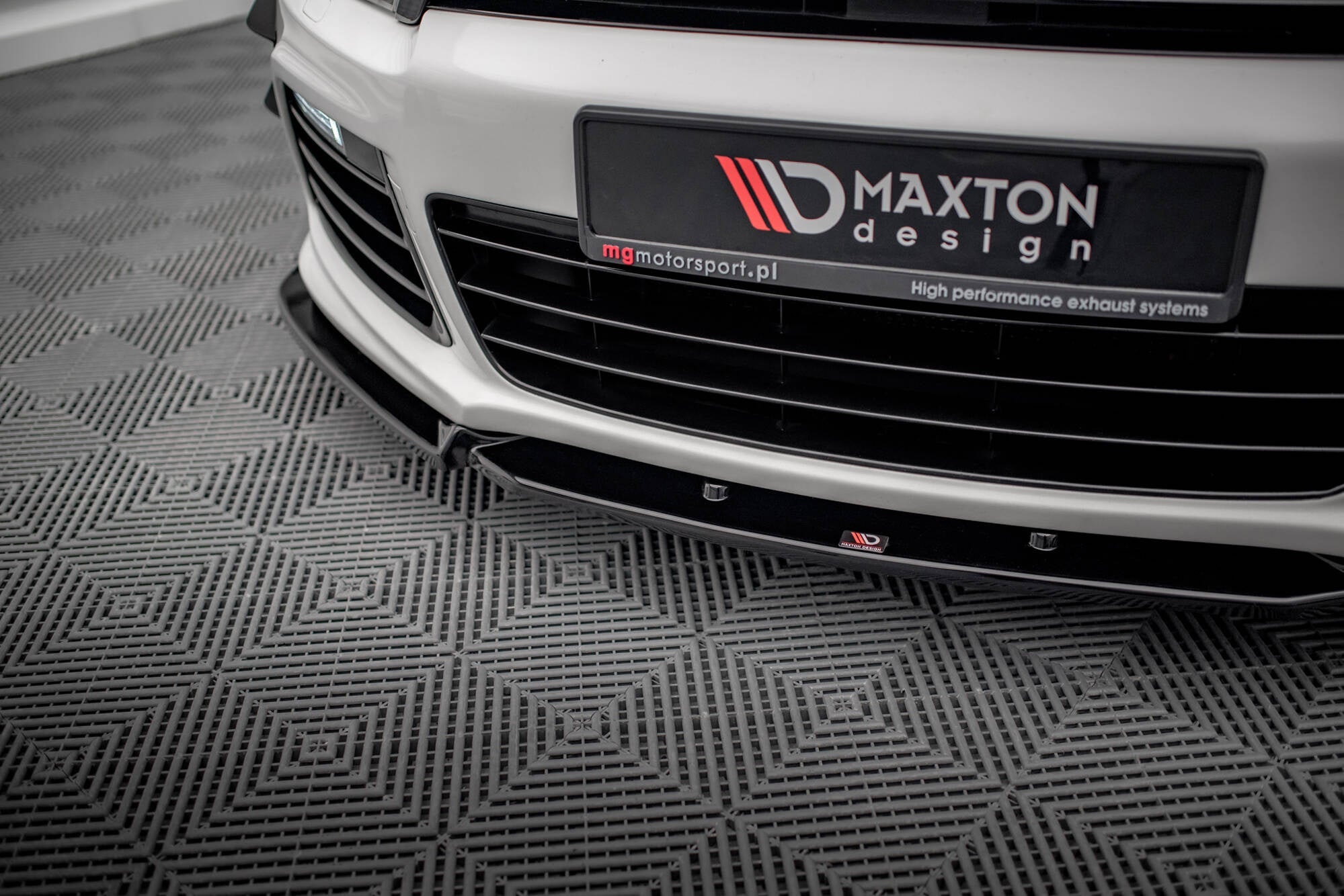Prelungire splitter bara fata Volkswagen Scirocco R Mk3 2008-2014 v12 - Maxton Design