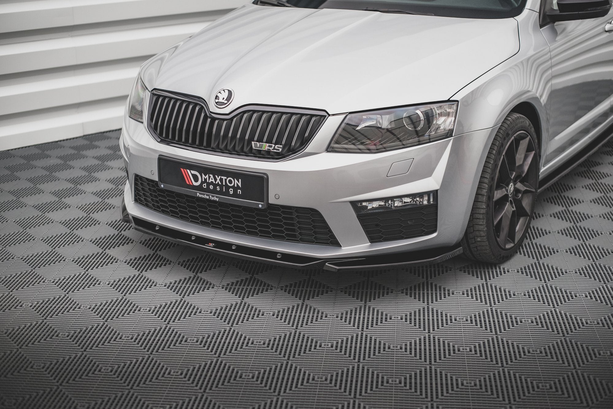 Prelungire splitter bara fata Skoda Octavia RS Mk3 2013-2016 v14 - Maxton Design