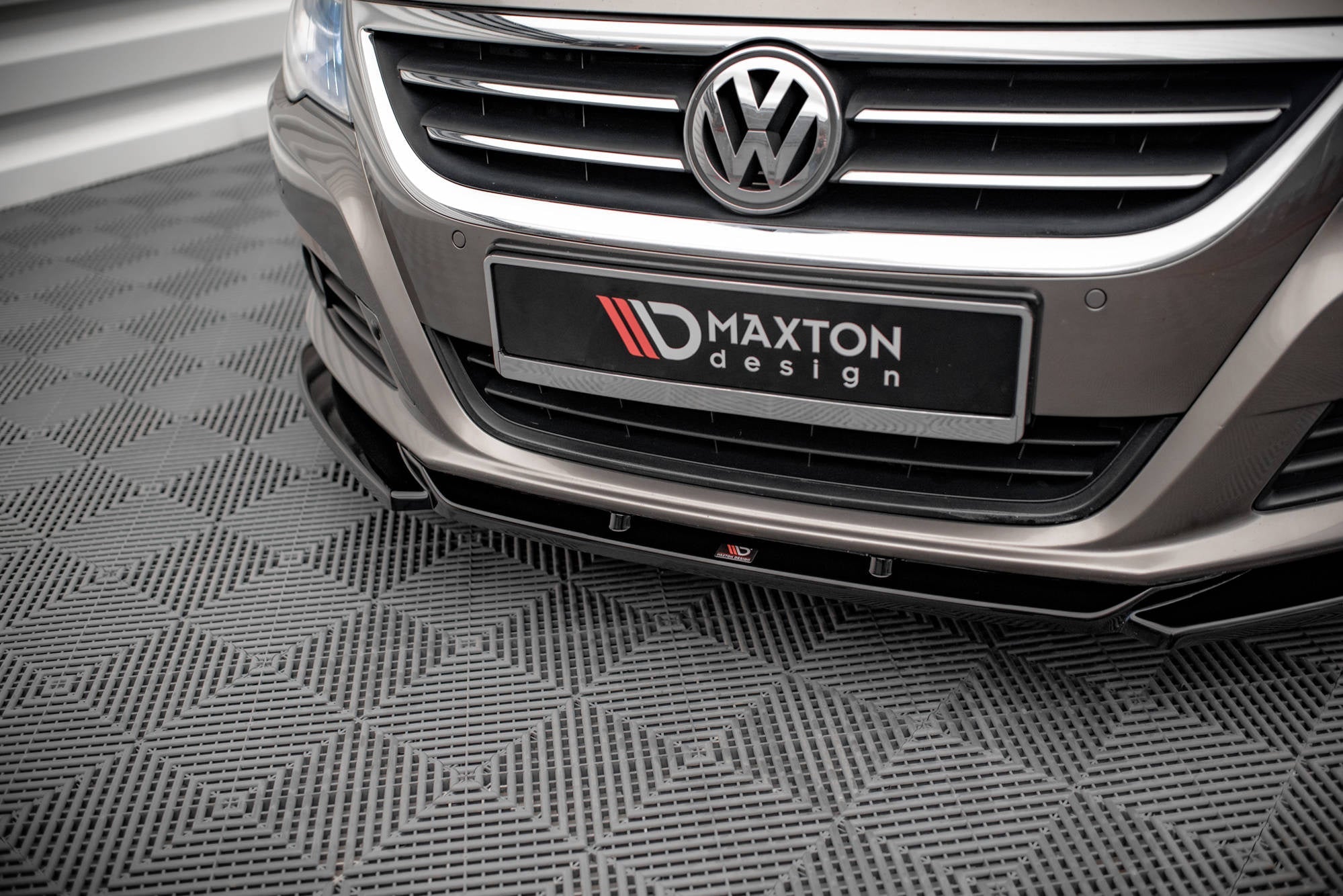 Prelungire splitter bara fata Volkswagen Passat CC 2008-2012 v6 - Maxton Design