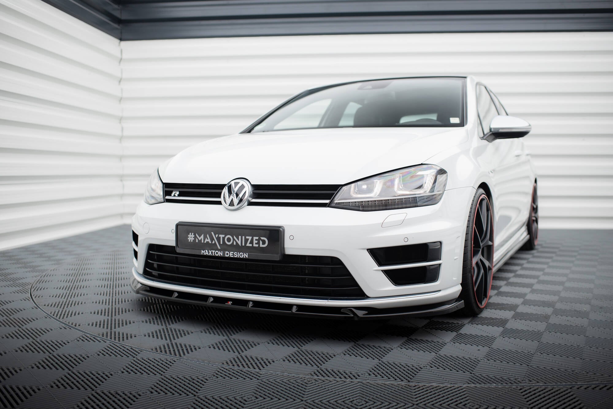 Prelungire splitter bara fata Volkswagen Golf R Mk7 2013-2016 v34 - Maxton Design