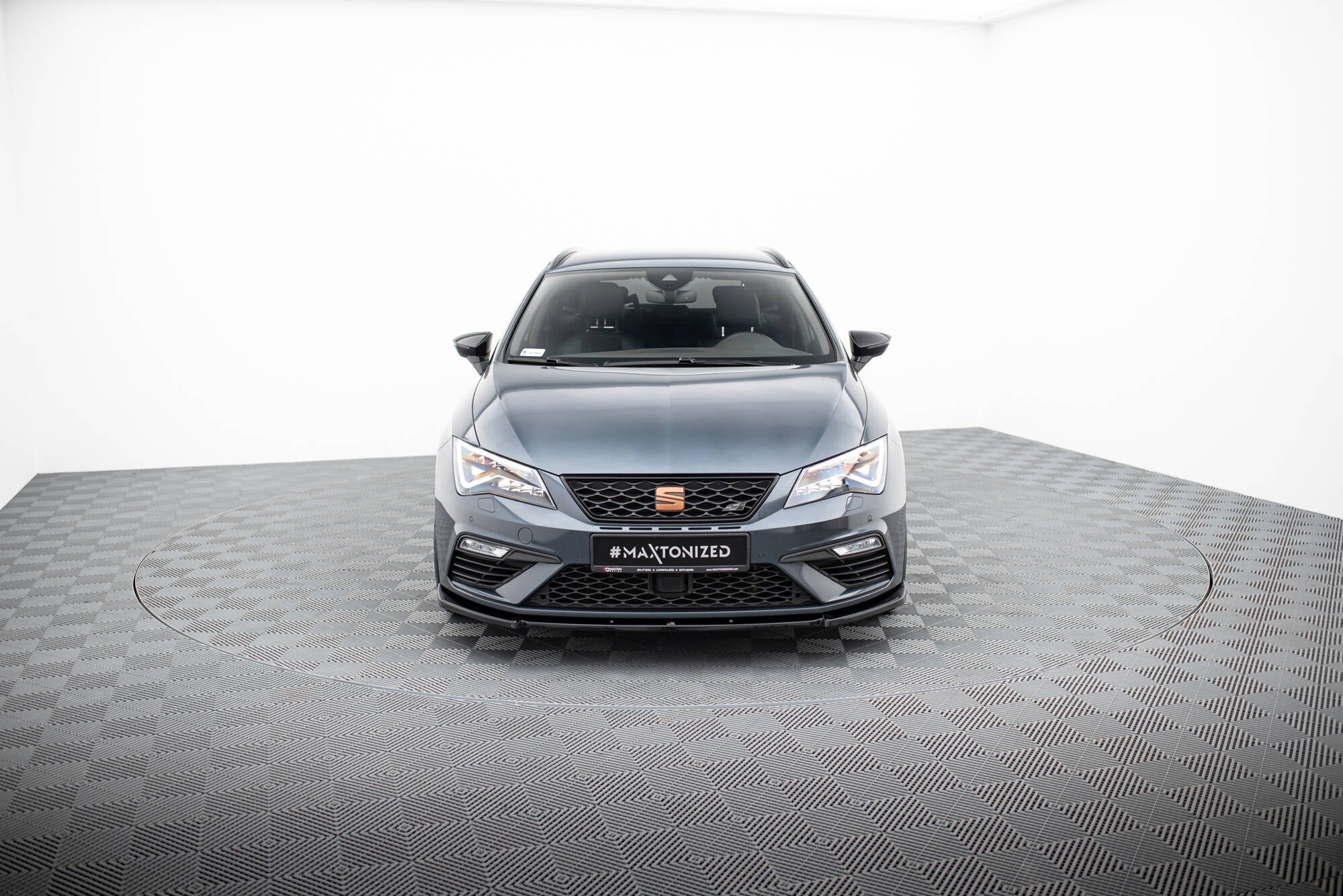 Prelungire splitter bara fata Seat Leon 5F MK3 Cupra Fr Facelift 2017-2019 v8 - Maxton Design