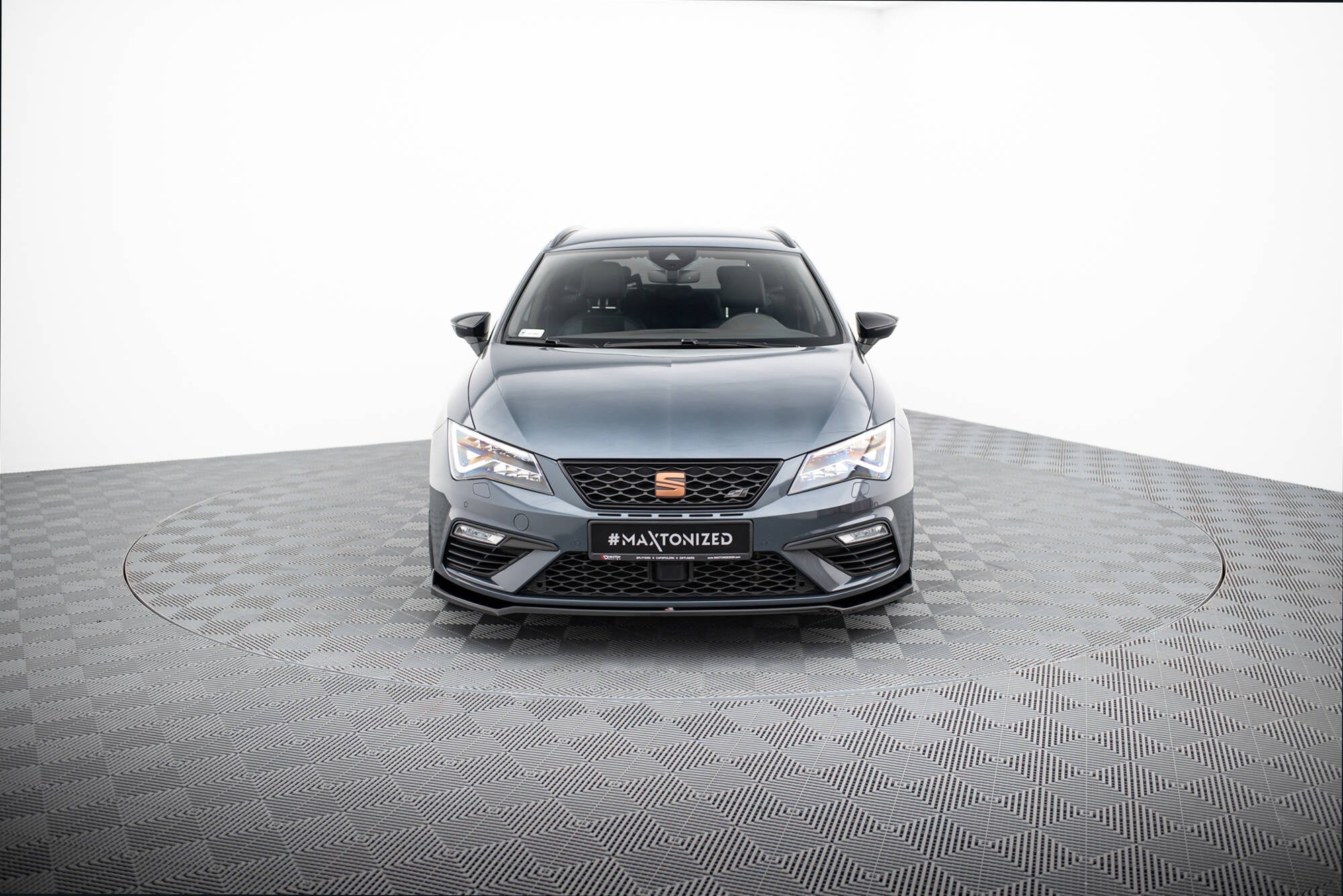 Prelungire splitter bara fata Seat Leon 5F MK3 Cupra Fr Facelift 2017-2019 v9 - Maxton Design