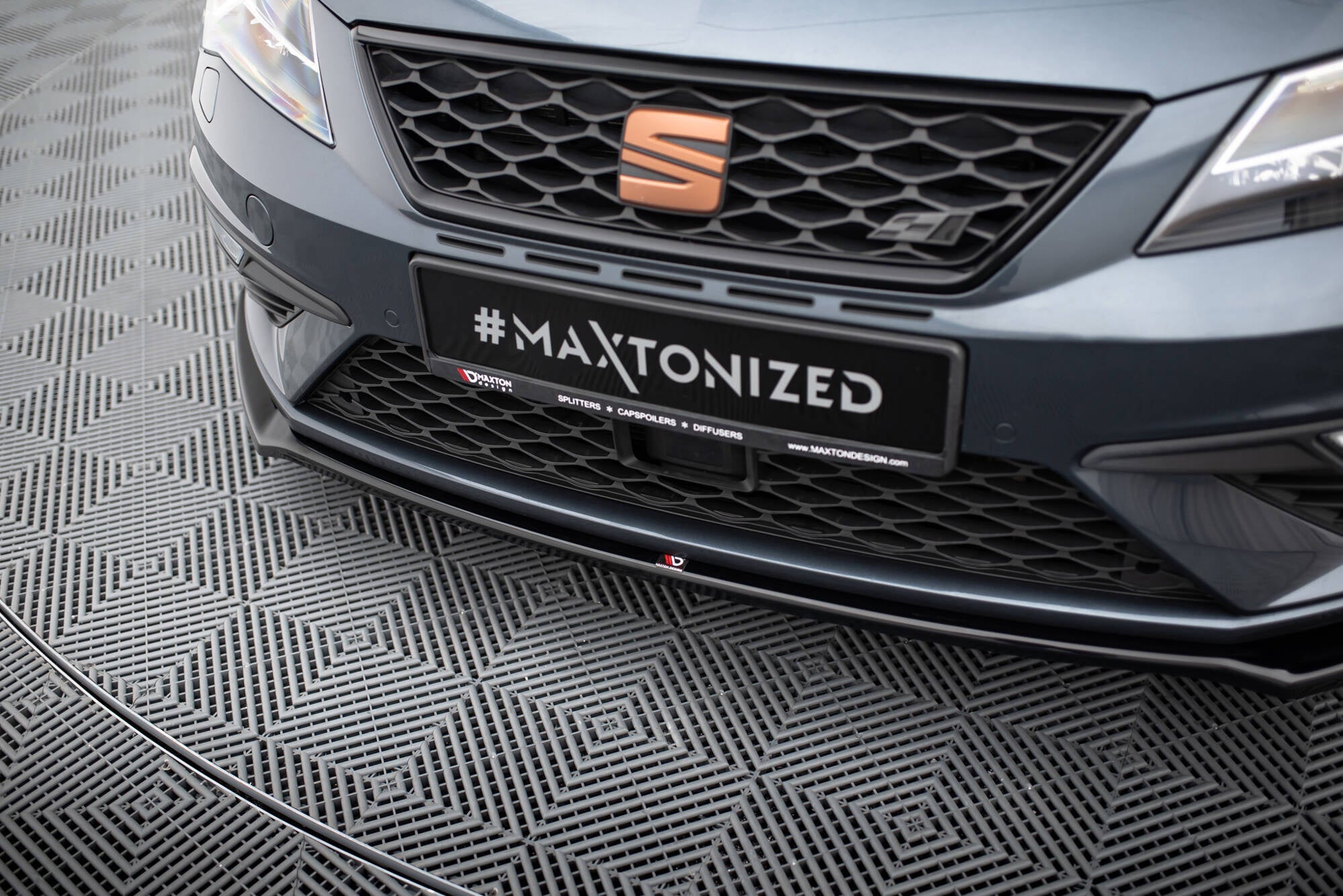 Prelungire splitter bara fata Seat Leon 5F MK3 Cupra Fr Facelift 2017-2019 v9 - Maxton Design