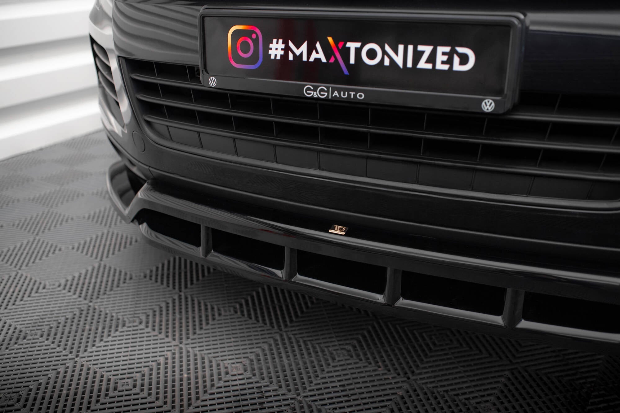Prelungire splitter bara fata Volkswagen Touareg Mk2 2010-2015 v2 - Maxton Design