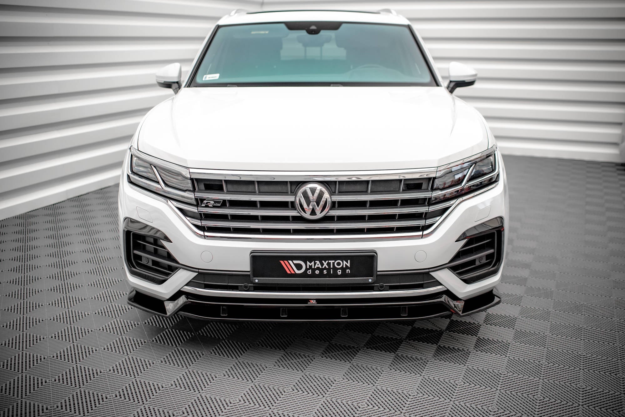 Prelungire splitter bara fata Volkswagen Touareg R-Line Mk3 2018- v1 - Maxton Design