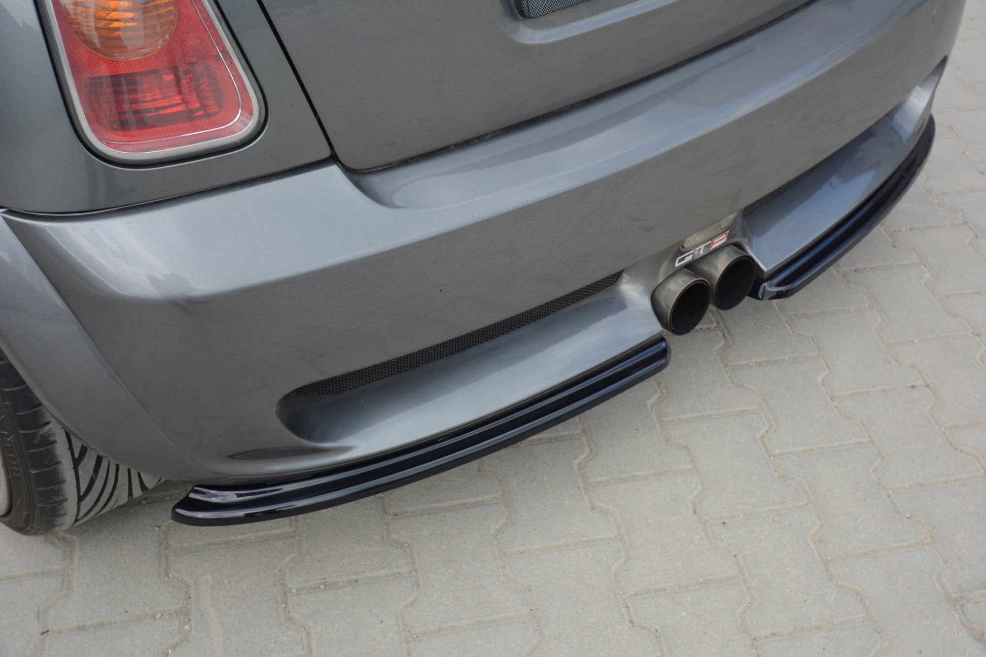Prelungire splitter bara spate Mini Cooper R53 S JCW 2003-2006 v1 - Maxton Design