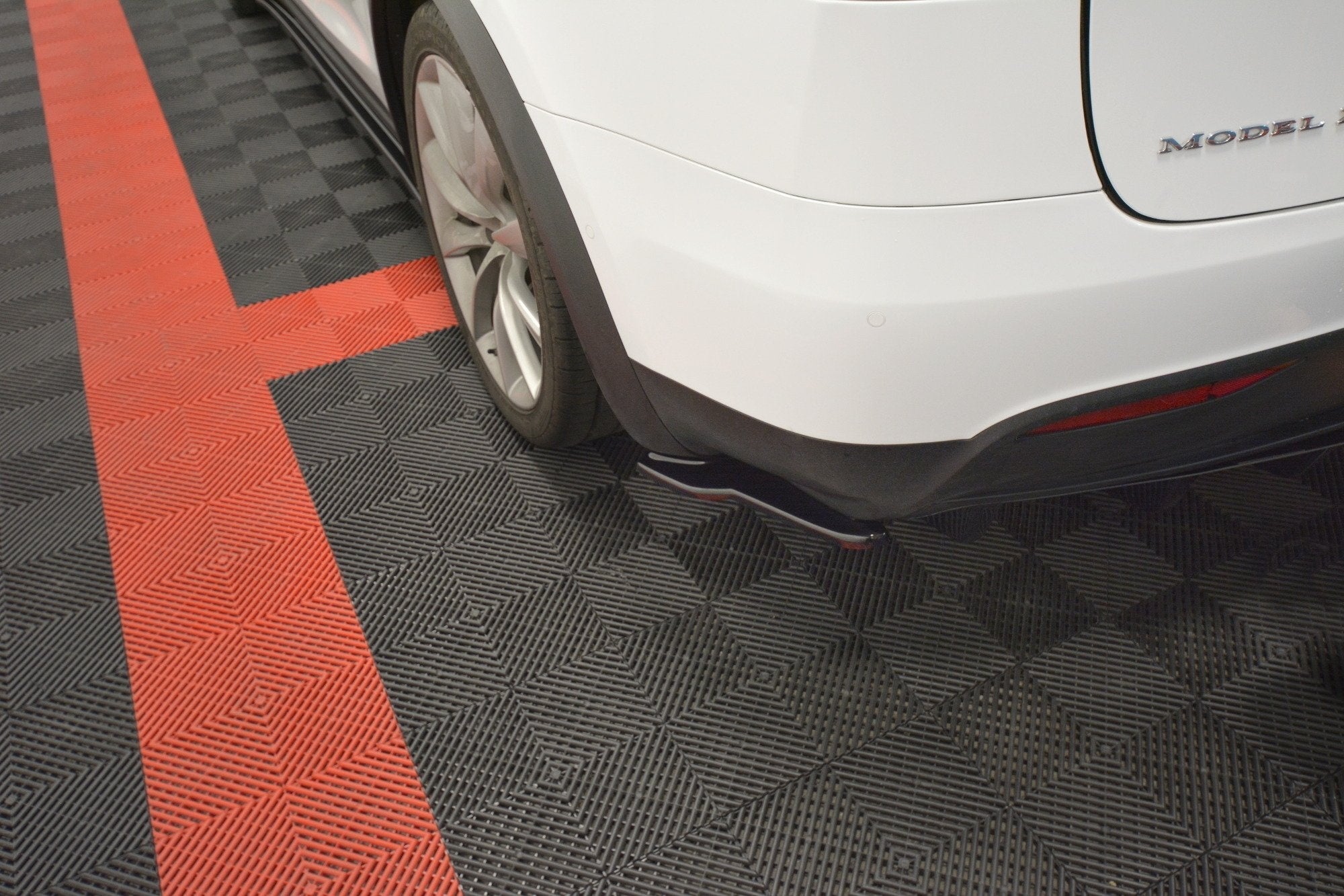 Prelungire splitter bara spate Tesla Model X 2015- v2 - Maxton Design