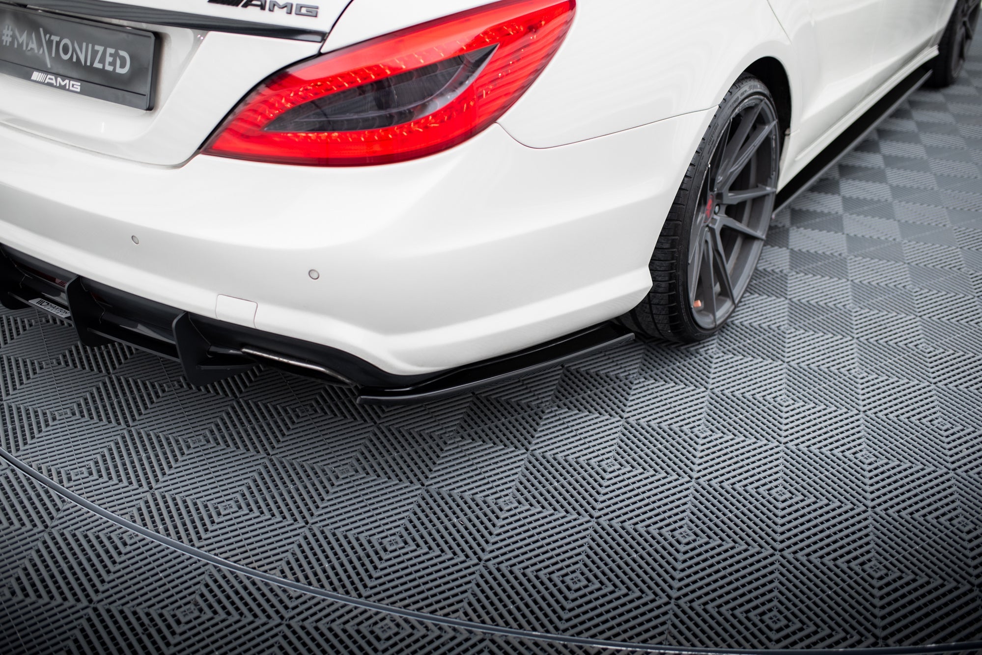 Prelungire splitter bara spate Mercedes CLS C218 Amg Line 2011-2014 v2 - Maxton Design