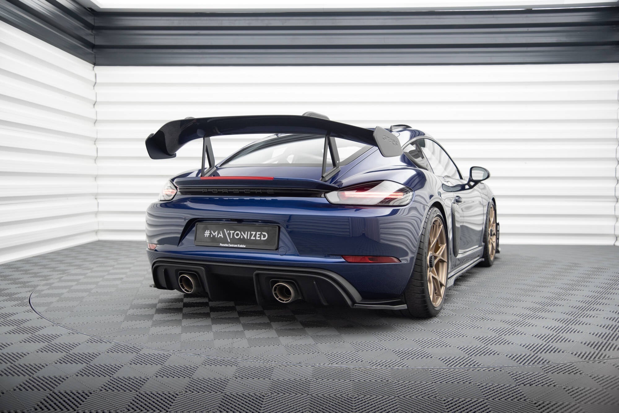 Prelungire splitter bara spate Porsche 718 Cayman GT4 RS 982c 2021- v2 - Maxton Design