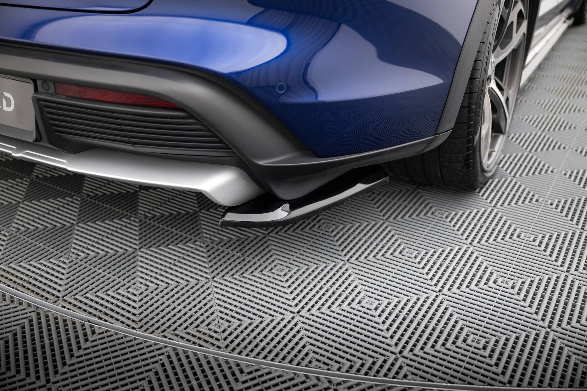 Prelungire splitter bara spate Porsche Taycan Cross Turismo 4S 2019- v2 - Maxton Design