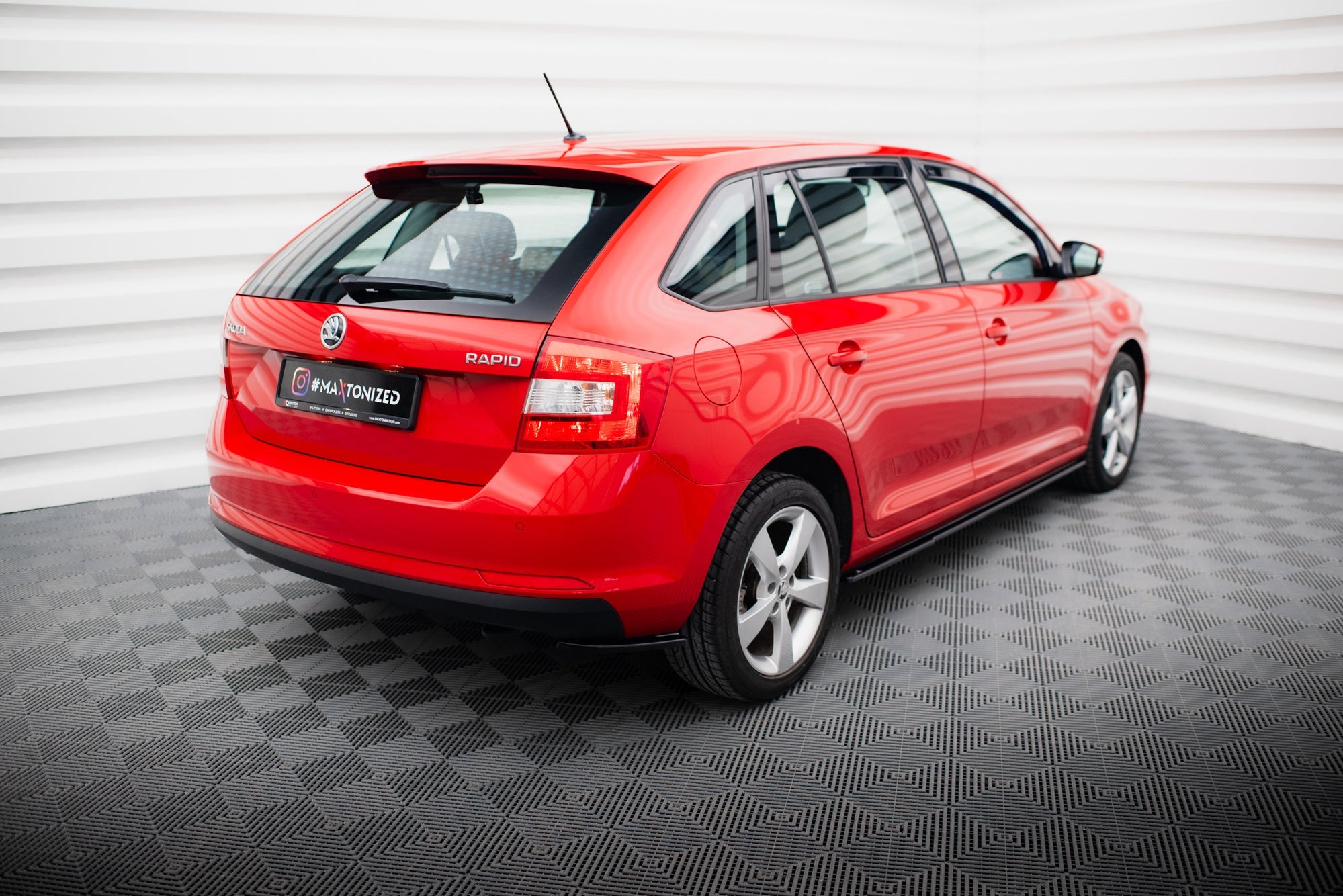 Prelungire splitter bara spate Skoda Rapid Spaceback 2013-2019 v1 - Maxton Design