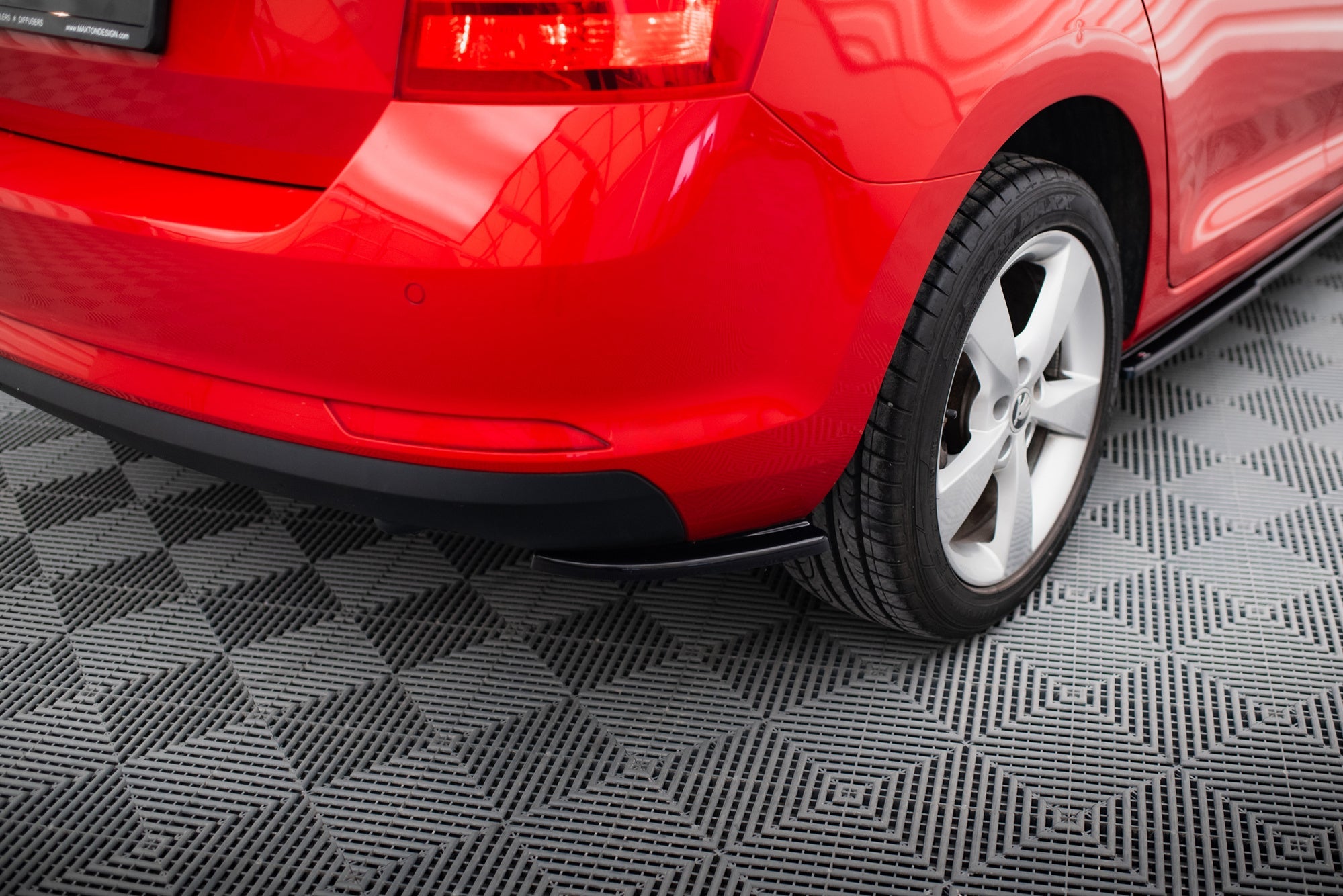 Prelungire splitter bara spate Skoda Rapid Spaceback 2013-2019 v1 - Maxton Design