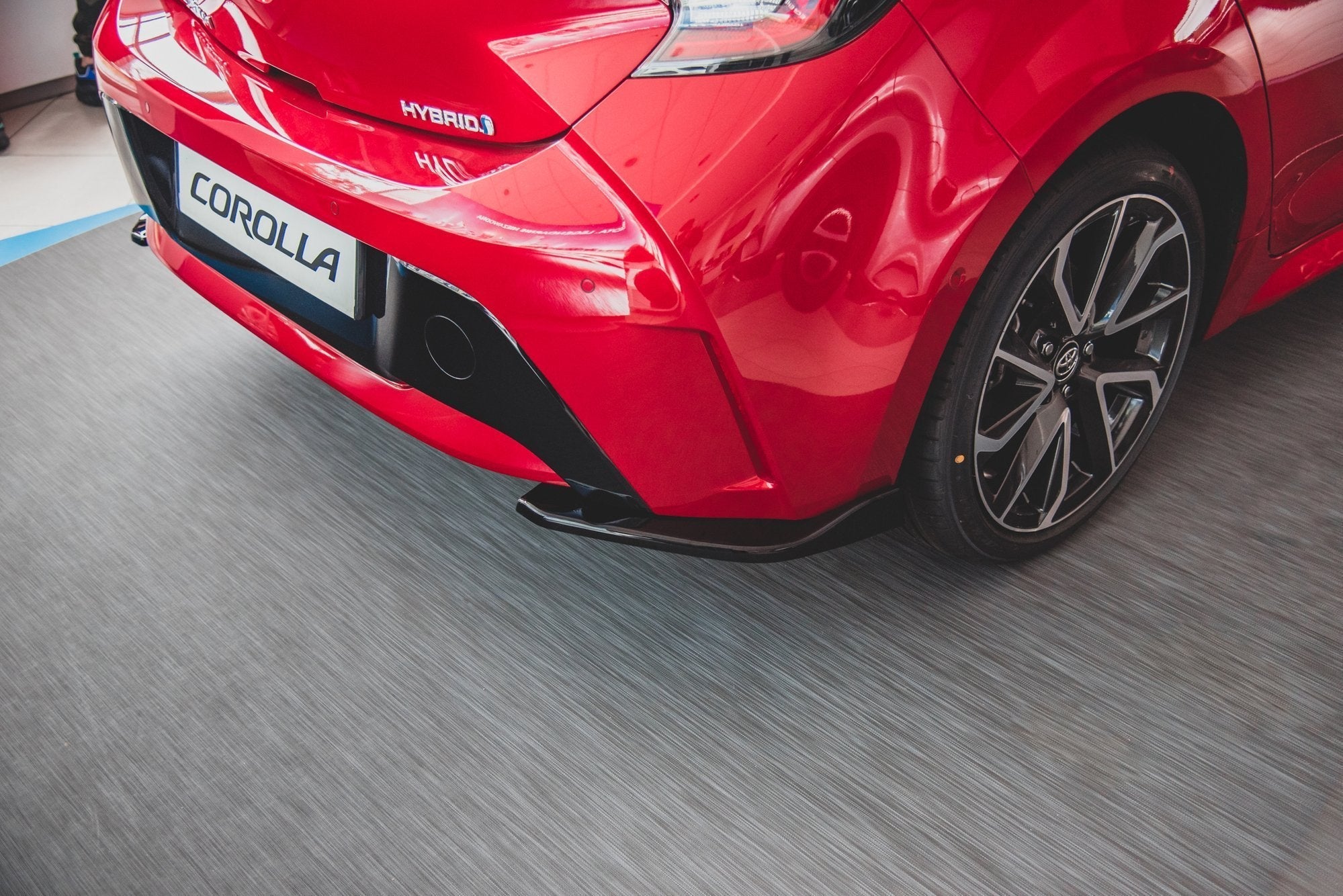 Prelungire splitter bara spate Toyota Corolla XII Hatchback 2019- v3 - Maxton Design