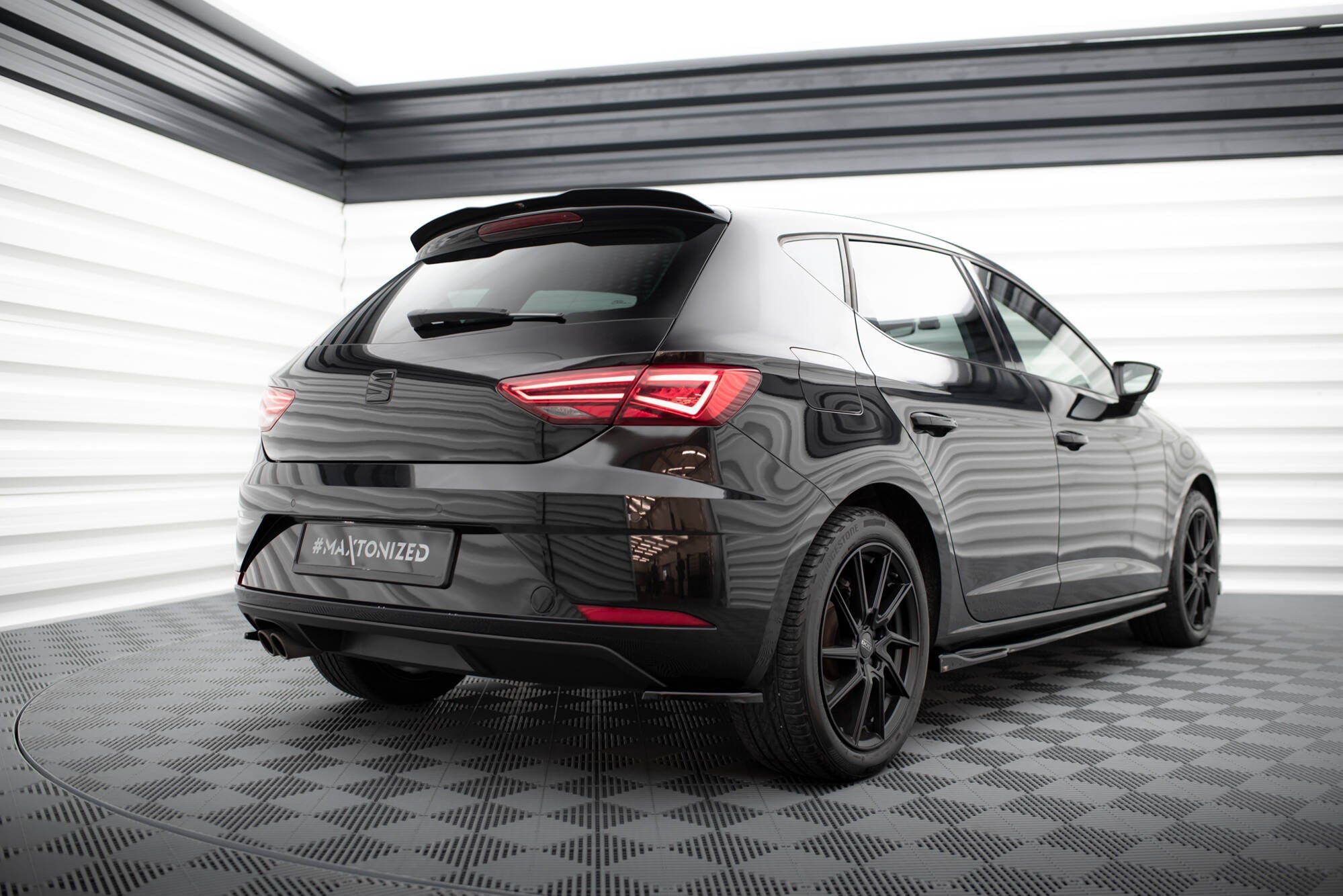 Prelungire splitter bara spate Seat Leon Mk3 Facelift 2016-2020 v28 - Maxton Design