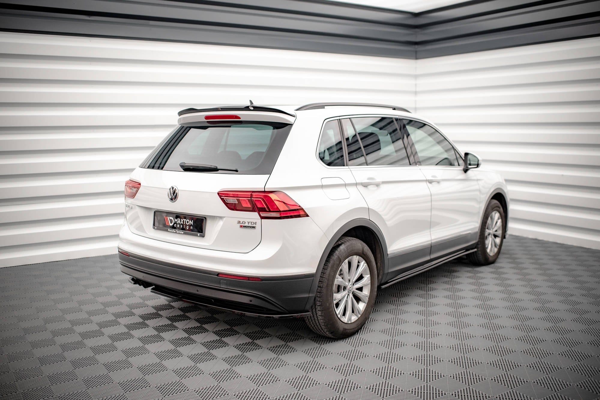 Prelungire splitter bara spate Volkswagen Tiguan Mk2 2015-2020 v4 - Maxton Design