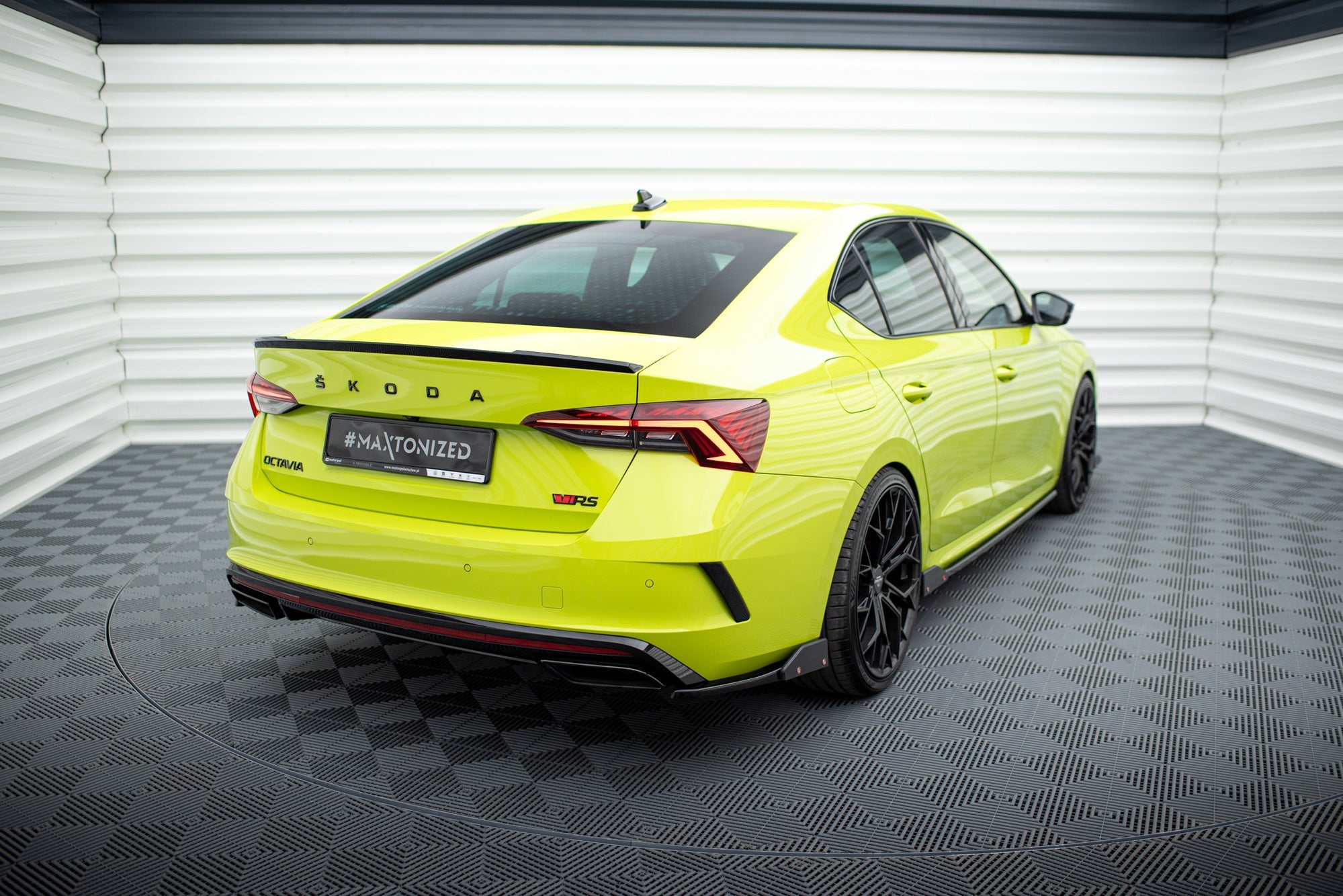 Prelungire splitter bara spate si flapsuri Skoda Octavia RS Mk4 2020- v8 - Maxton Design