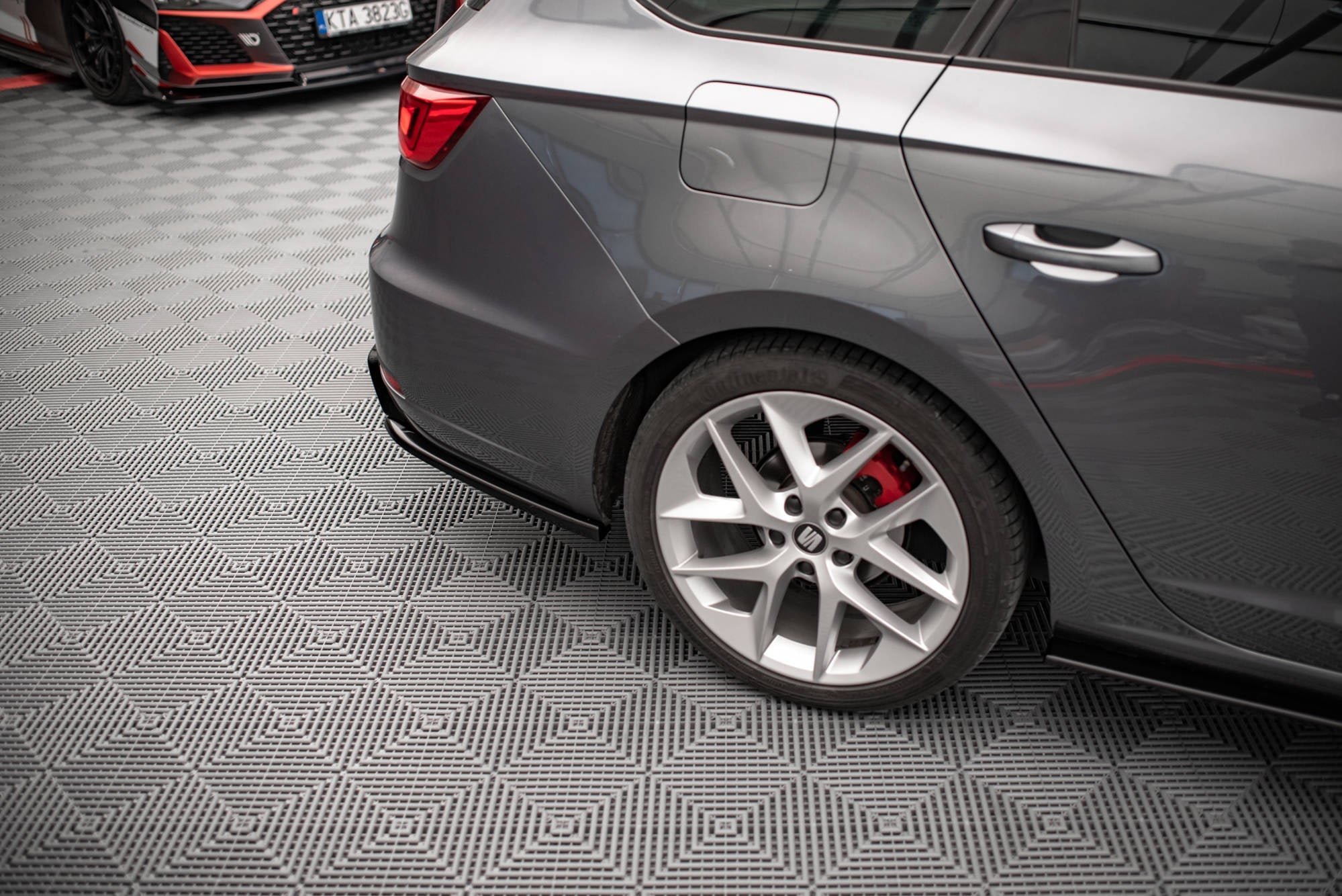 Prelungire splitter bara spate Seat Leon FR Sportstourer Mk3 2012-2016 v23 - Maxton Design