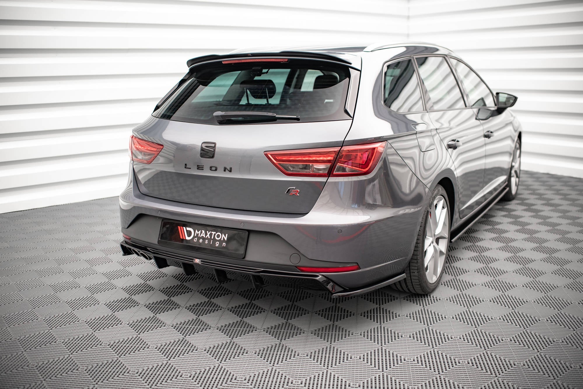 Prelungire splitter bara spate Seat Leon FR Sportstourer Mk3 2012-2016 v23 - Maxton Design