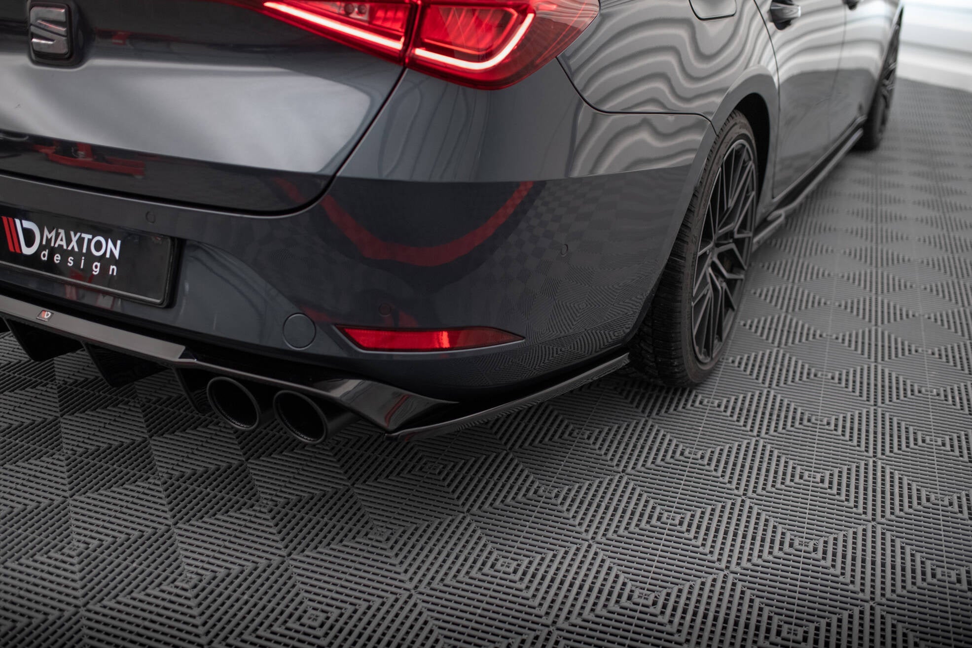 Prelungire splitter bara spate Seat Leon ST FR Mk4 2020- v35 - Maxton Design