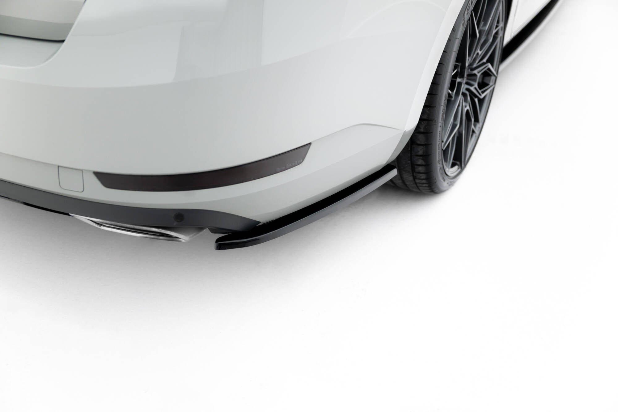 Prelungire splitter bara spate Skoda Superb Liftback / Combi Mk3 2015-2019 v5 - Maxton Design