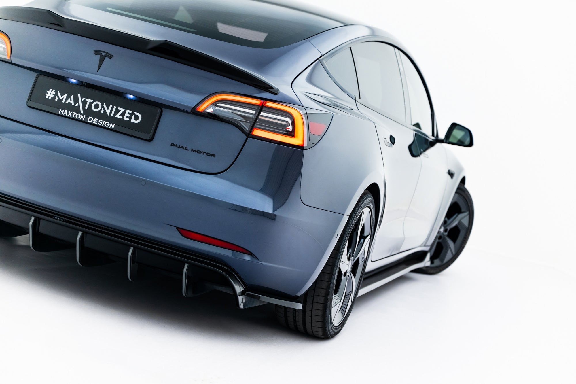 Prelungire splitter bara spate Tesla Model 3 2017- v4 - Maxton Design