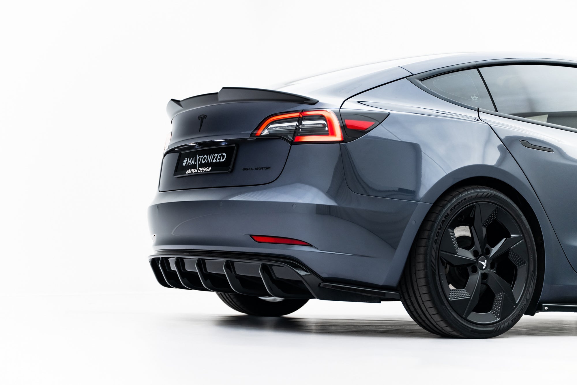 Prelungire splitter bara spate Tesla Model 3 2017- v4 - Maxton Design