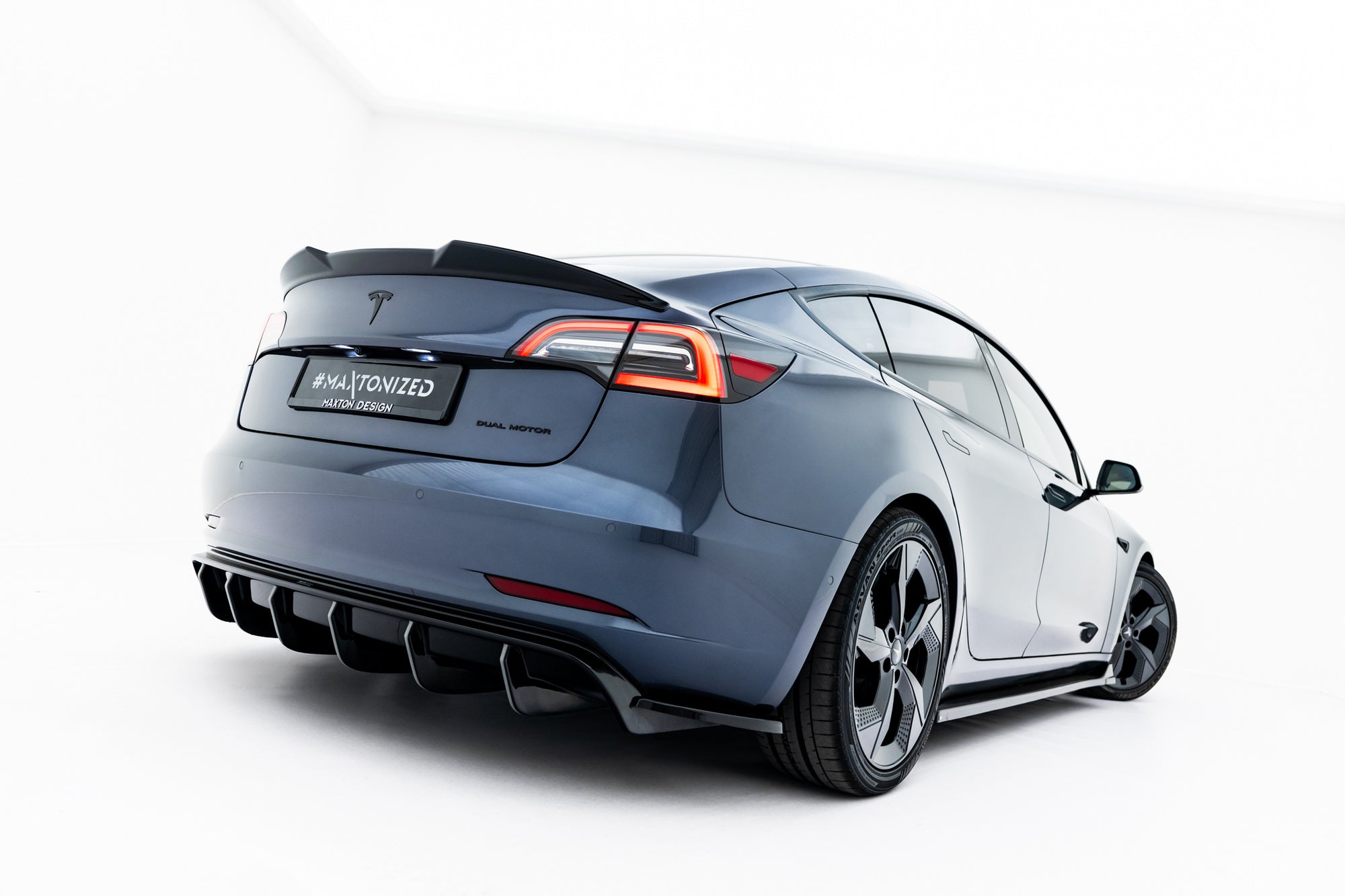 Prelungire splitter bara spate Tesla Model 3 2017- v4 - Maxton Design