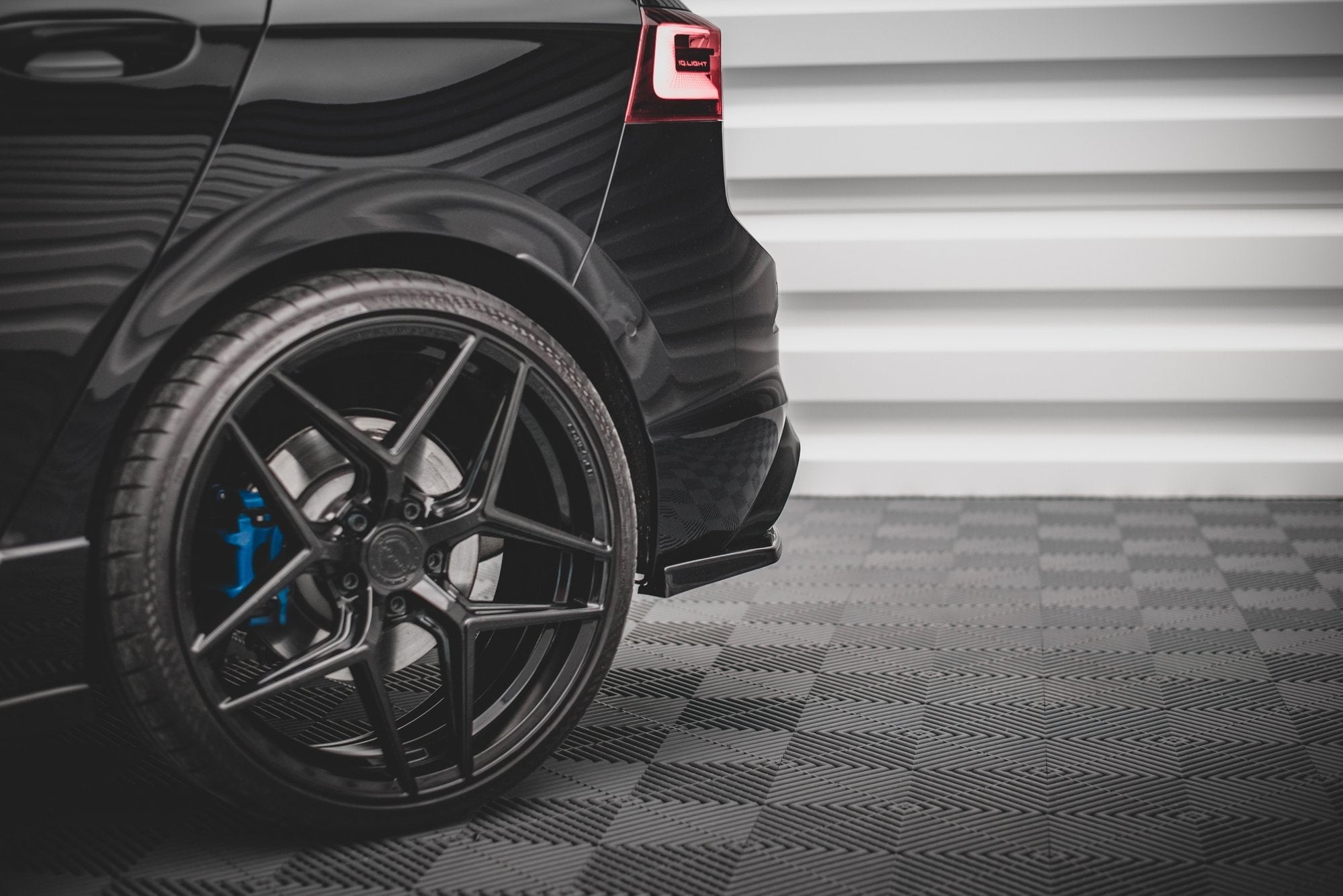 Prelungire splitter bara spate Volkswagen Golf R Mk8 2020- v30 - Maxton Design