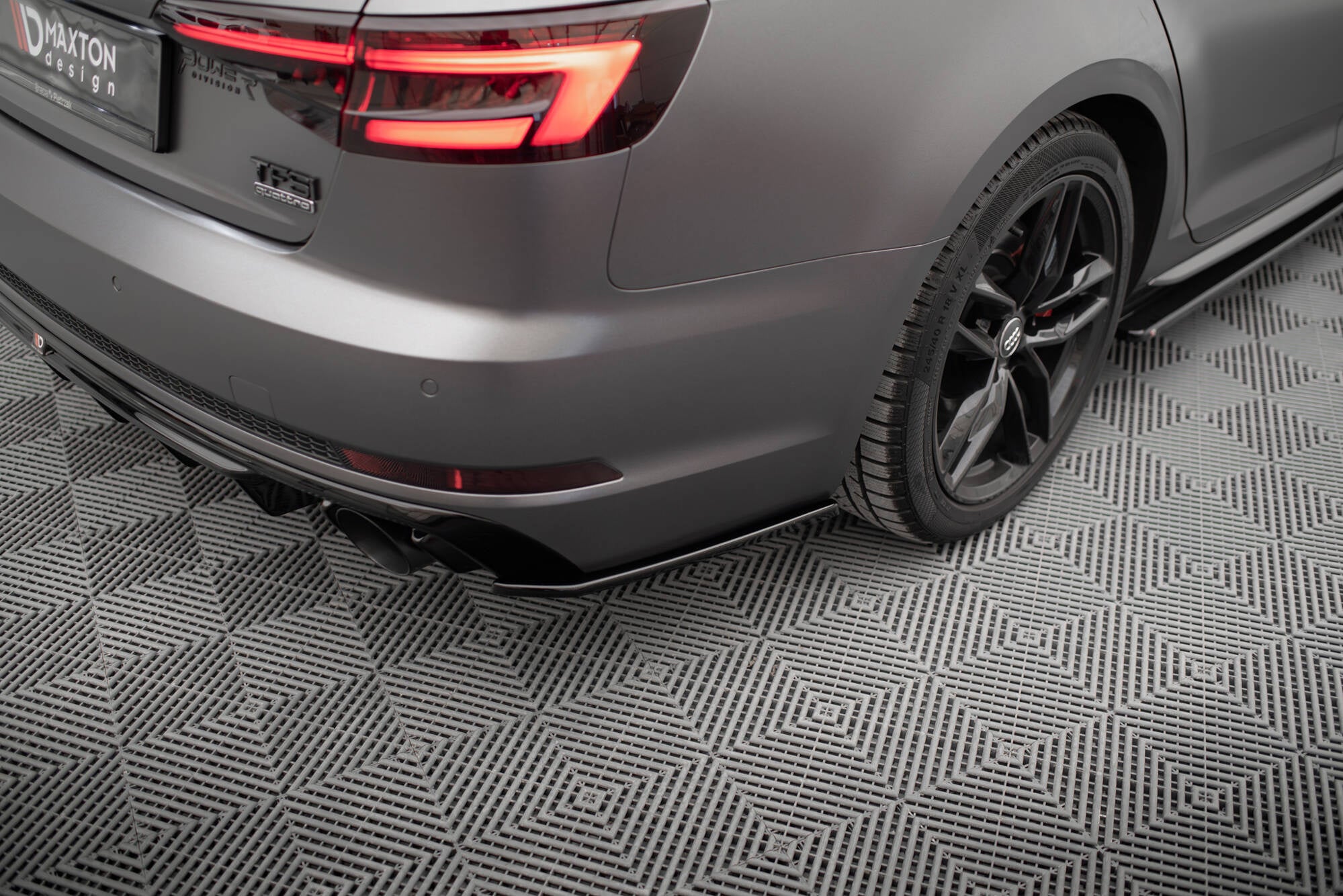 Prelungire splitter bara spate Audi A4 S-line B9 2015-2019 v28 - Maxton Design