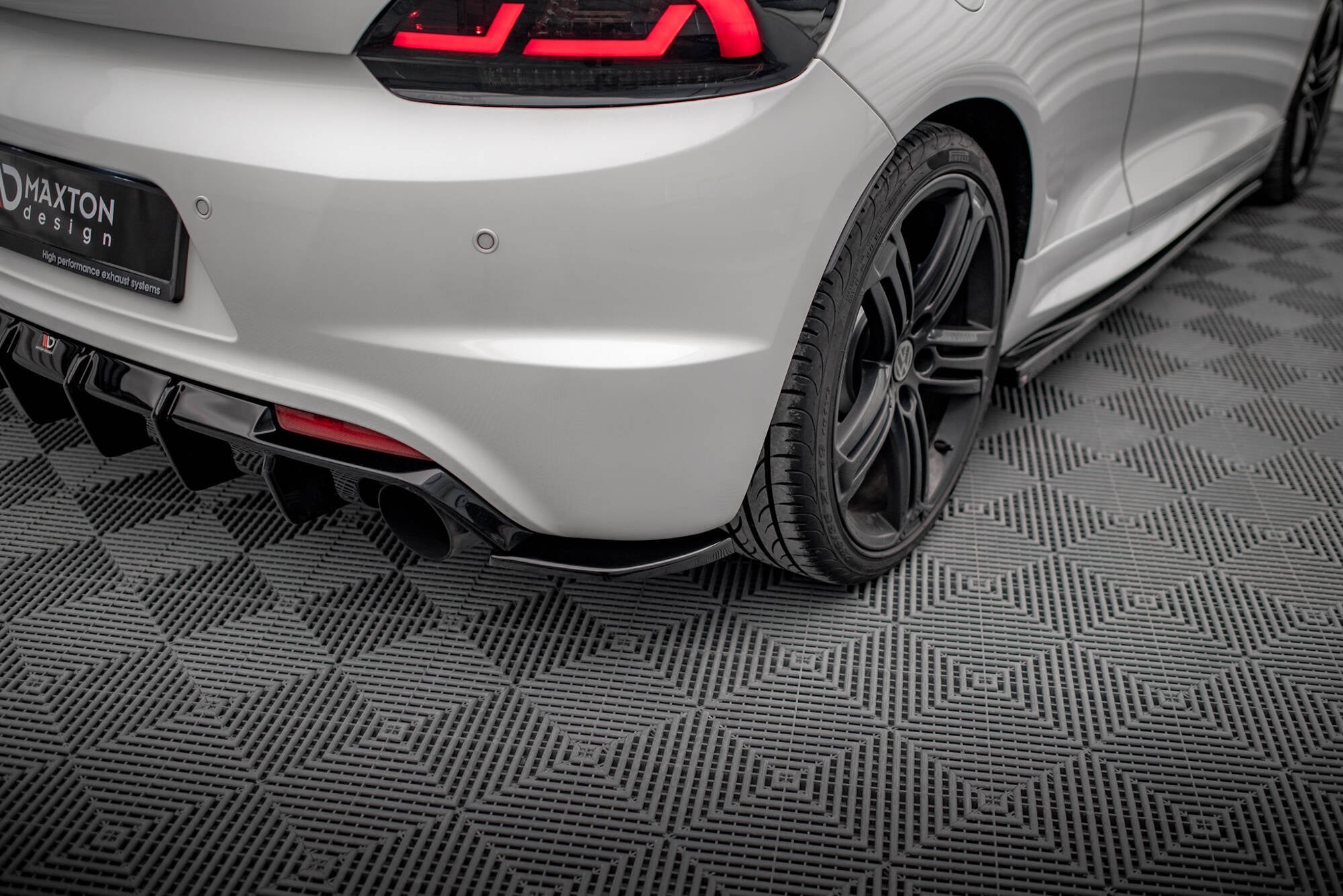 Prelungire splitter bara spate Volkswagen Scirocco R Mk3 2008-2014 v10 - Maxton Design