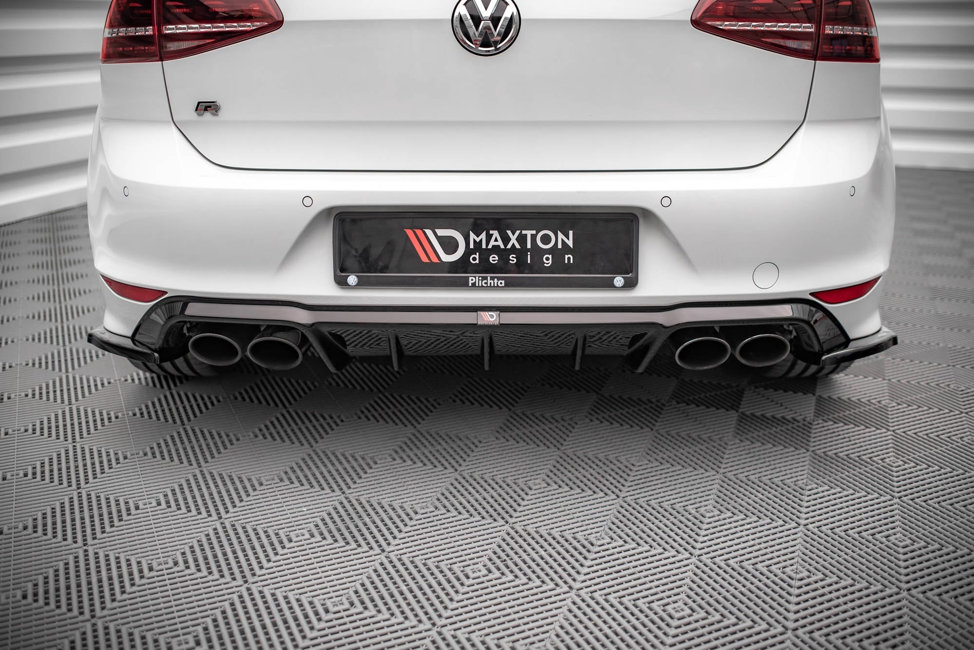 Prelungire splitter bara spate Volkswagen Golf 7 R 2013-2016 v33 - Maxton Design