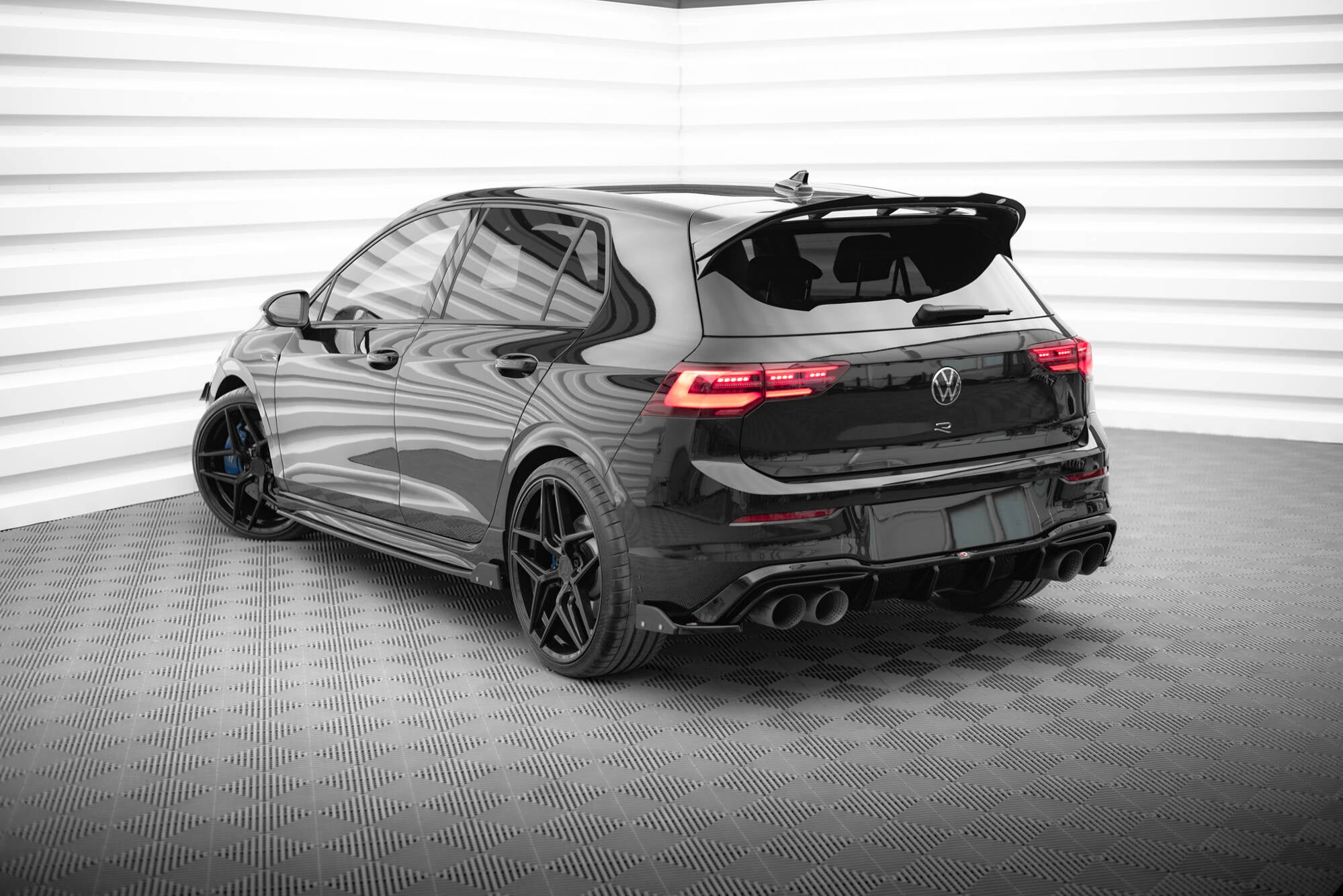 Prelungire splitter bara spate si flapsuri Volkswagen Golf R Mk8 2020- v41 - Maxton Design