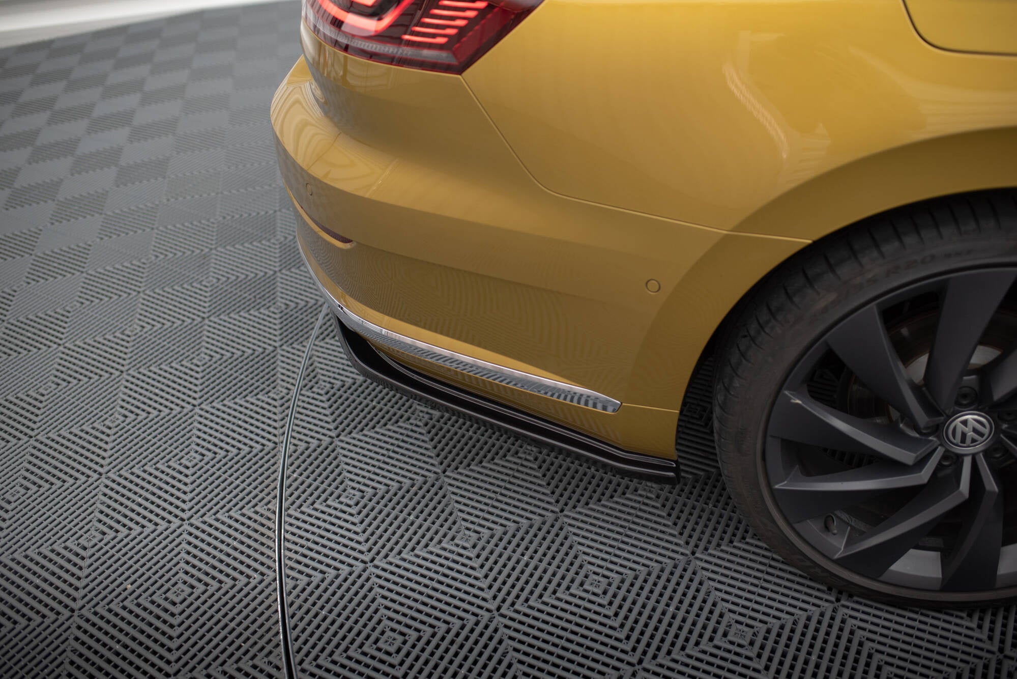 Prelungire splitter bara spate Volkswagen Arteon 2017- v1 - Maxton Design