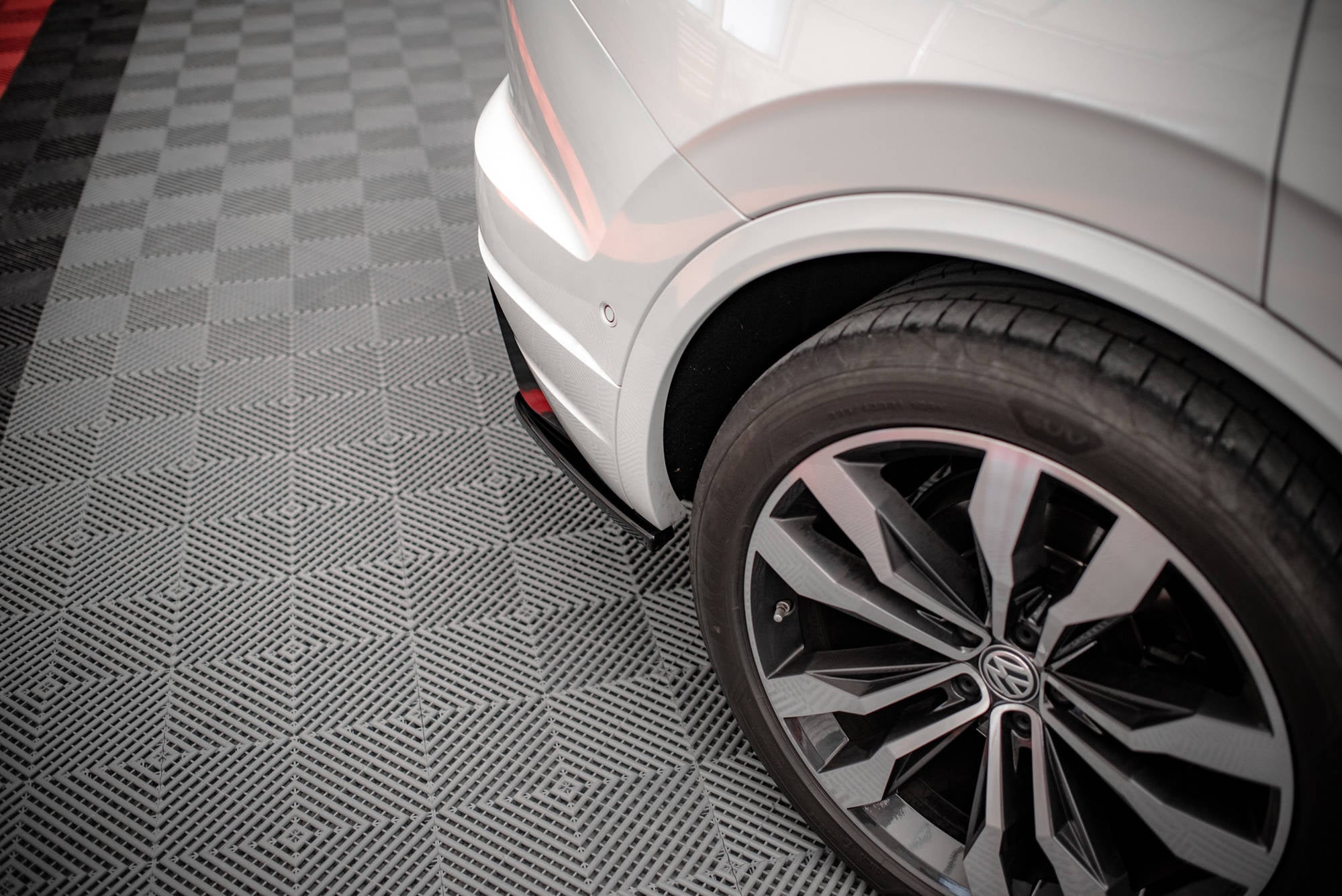 Prelungire splitter bara spate Volkswagen Touareg R-Line Mk3 2018- v2 - Maxton Design