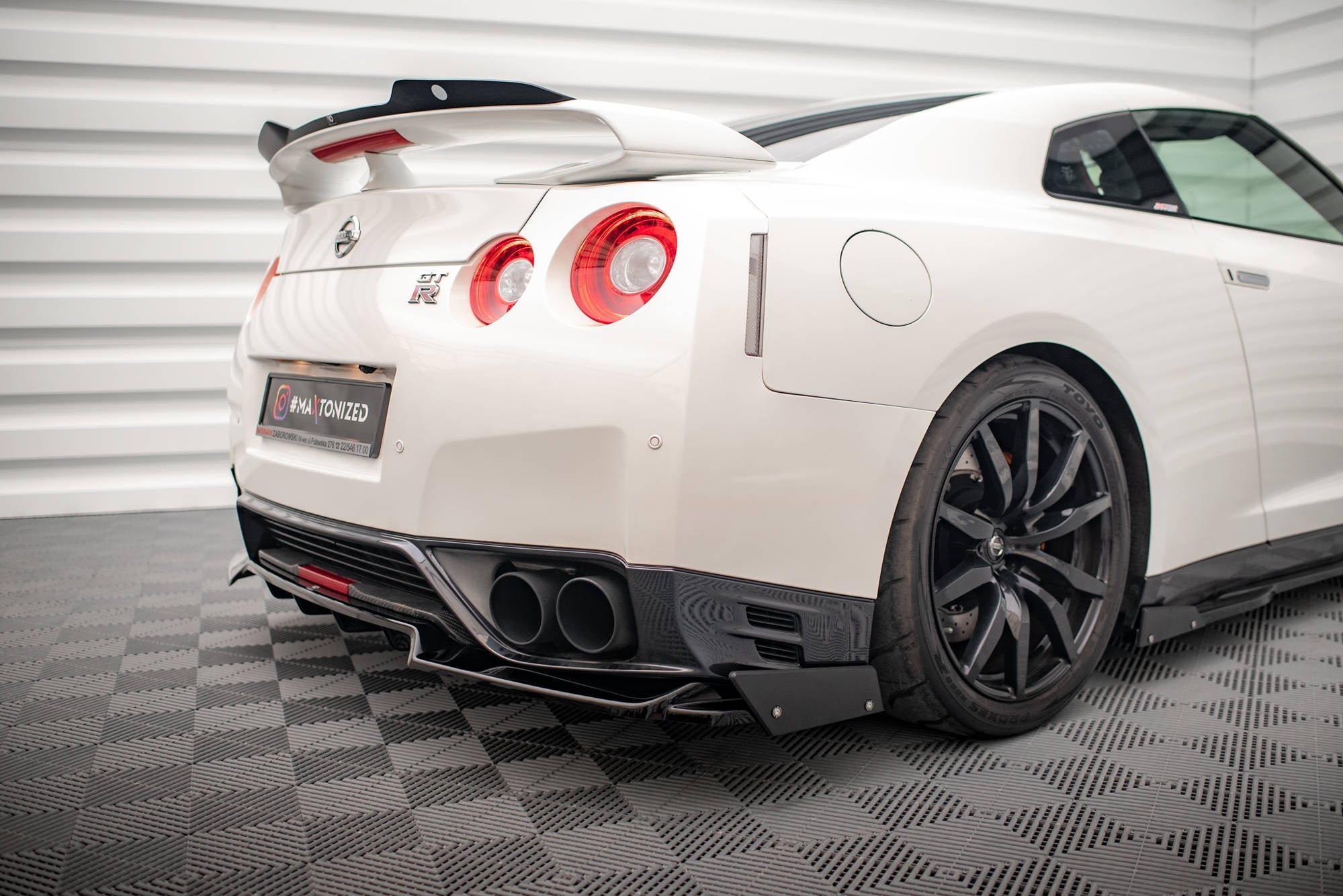 Prelungire splitter bara spate si flapsuri Nissan GTR R35 Facelift 2011-2016 v2 - Maxton Design