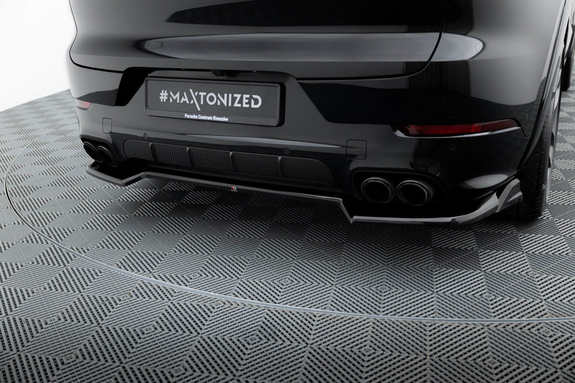 Prelungire splitter bara spate Porsche Cayenne Mk3 Facelift 2023- v3 - Maxton Design