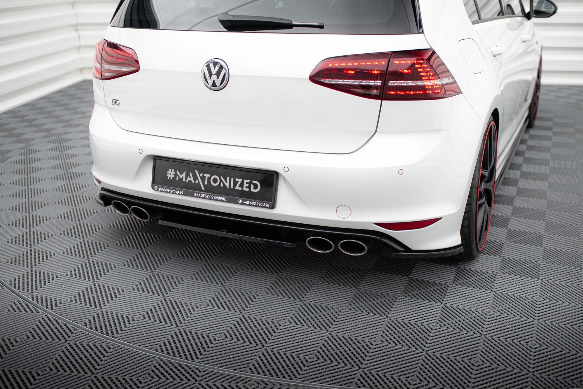 Prelungire splitter bara spate Volkswagen Golf 7 R 2012-2017 v13 - Maxton Design