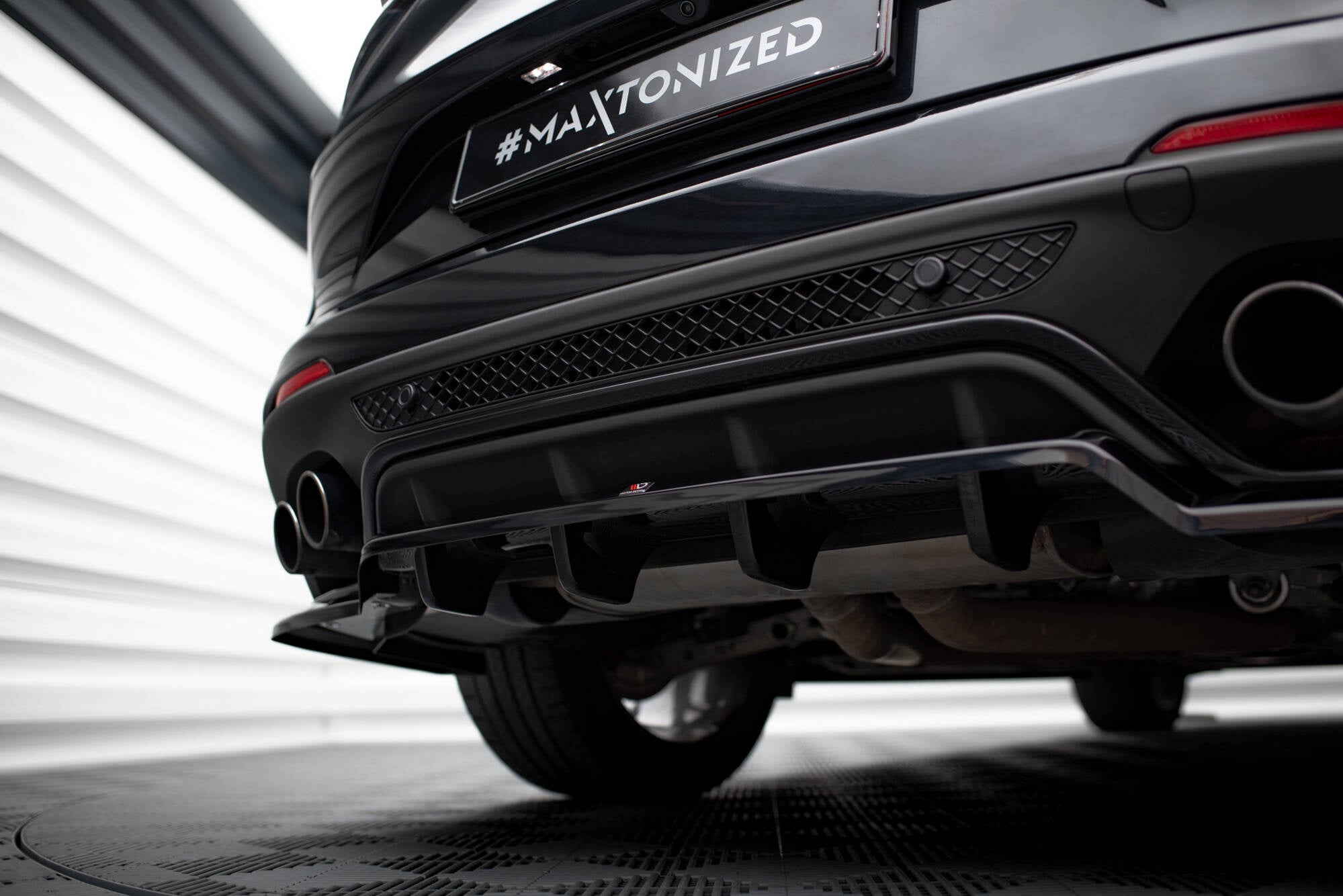 Prelungire splitter bara spate Alfa Romeo Stelvio Quadrifoglio Mk1 2016-2020 v3 - Maxton Design