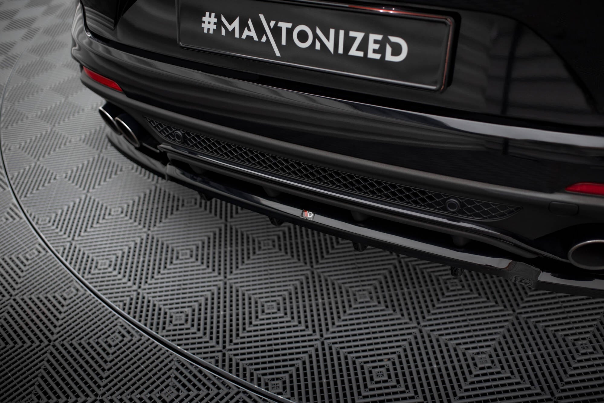 Prelungire splitter bara spate Alfa Romeo Stelvio Quadrifoglio Mk1 2016-2020 v3 - Maxton Design