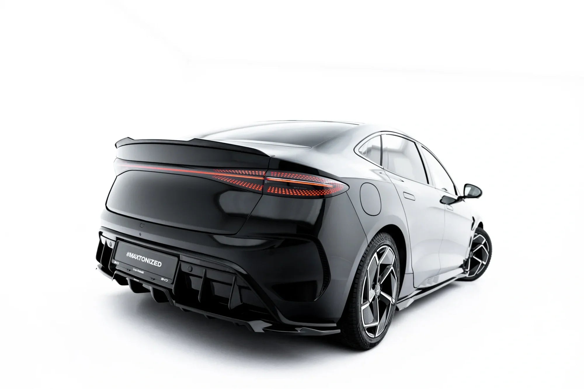 Prelungire splitter bara spate (cu aripi laterale) BYD Seal Mk1 - Maxton Design