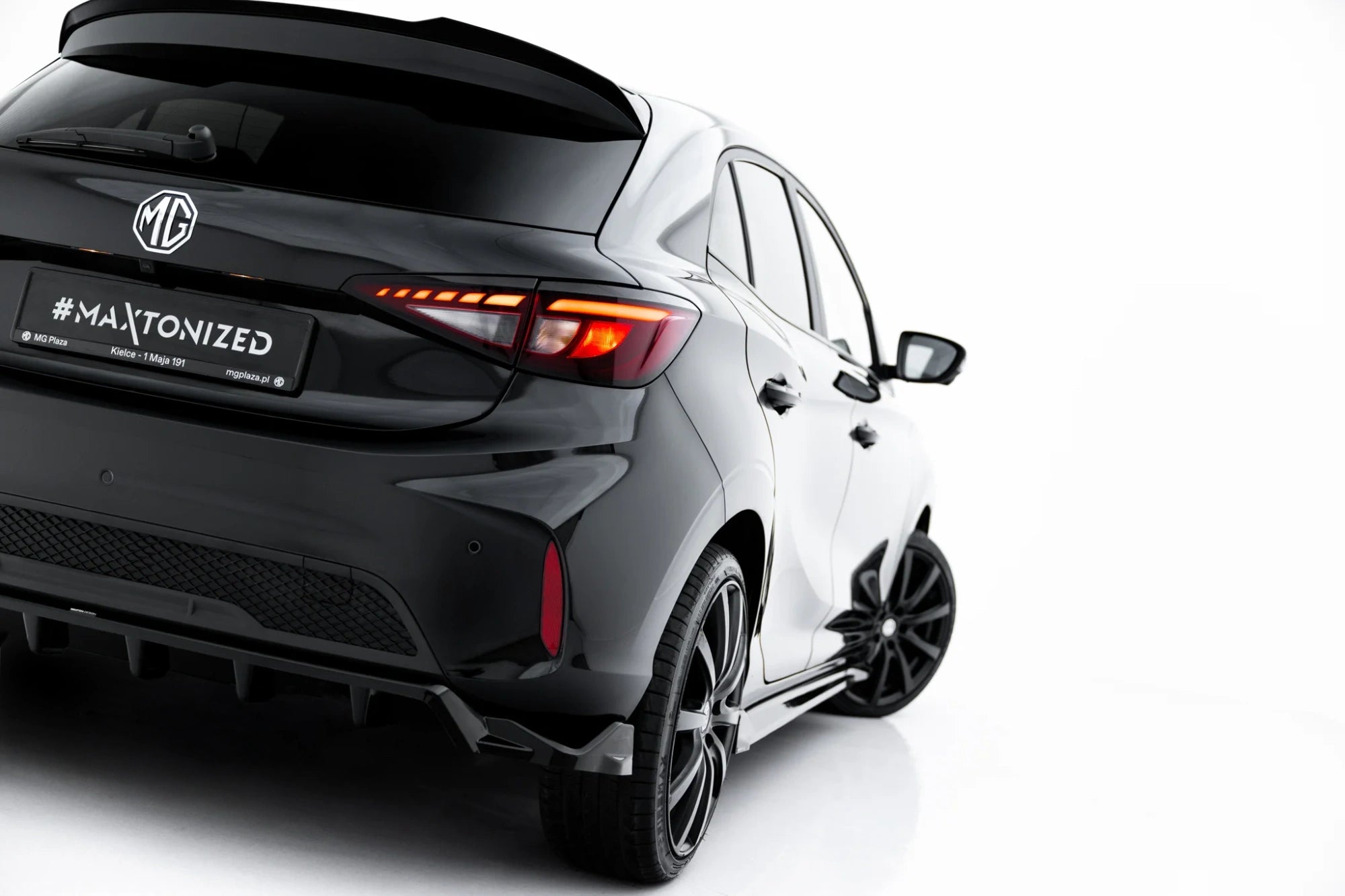 Prelungire splitter bara spate (cu aripi laterale) MG 3 Mk1 - Maxton Design