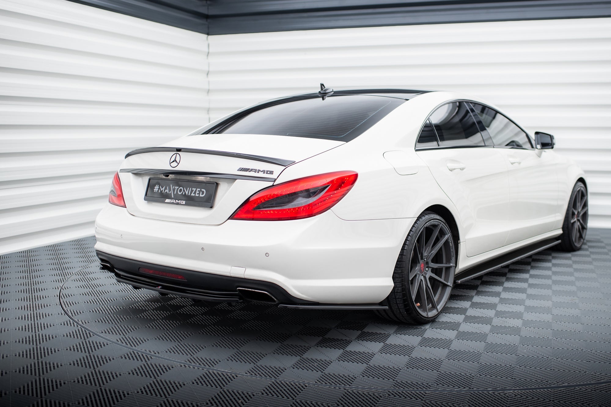 Prelungire splitter bara spate Mercedes CLS C218 Amg Line 2011-2014 v6 - Maxton Design