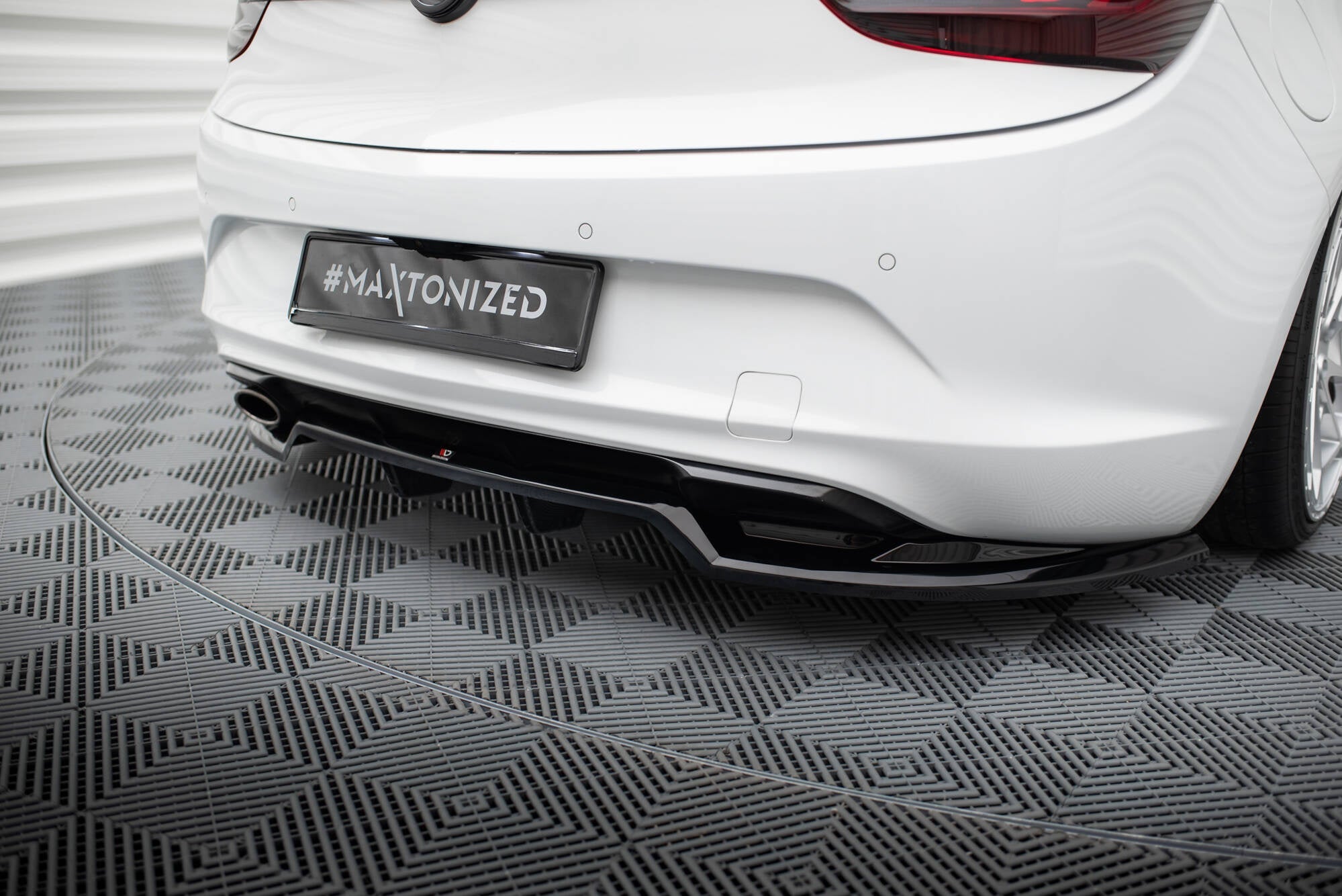 Prelungire splitter bara spate Opel Cascada 2013-2019 v1 - Maxton Design