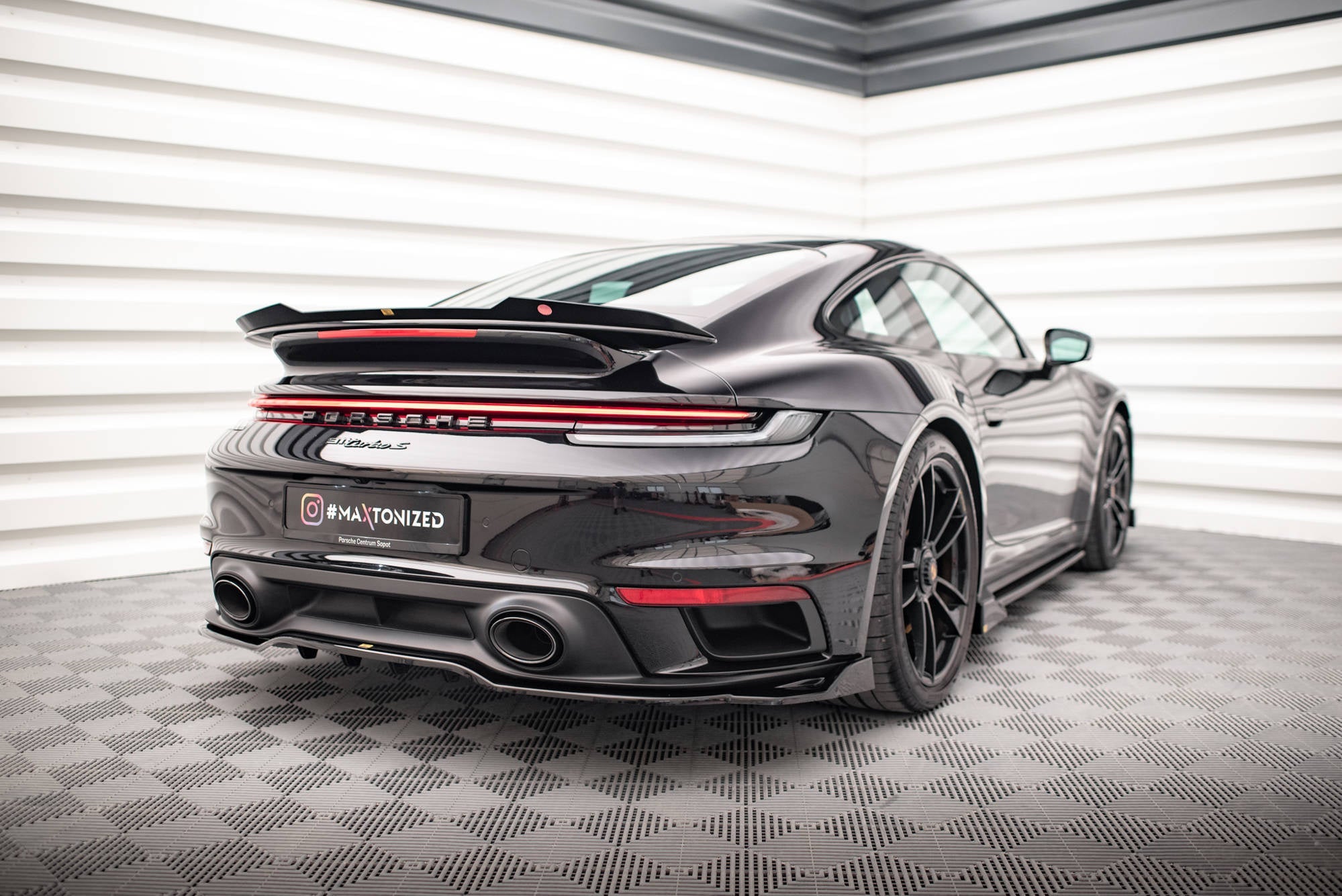 Prelungire splitter bara spate Porsche 911 Turbo S 992 2020- v3 - Maxton Design